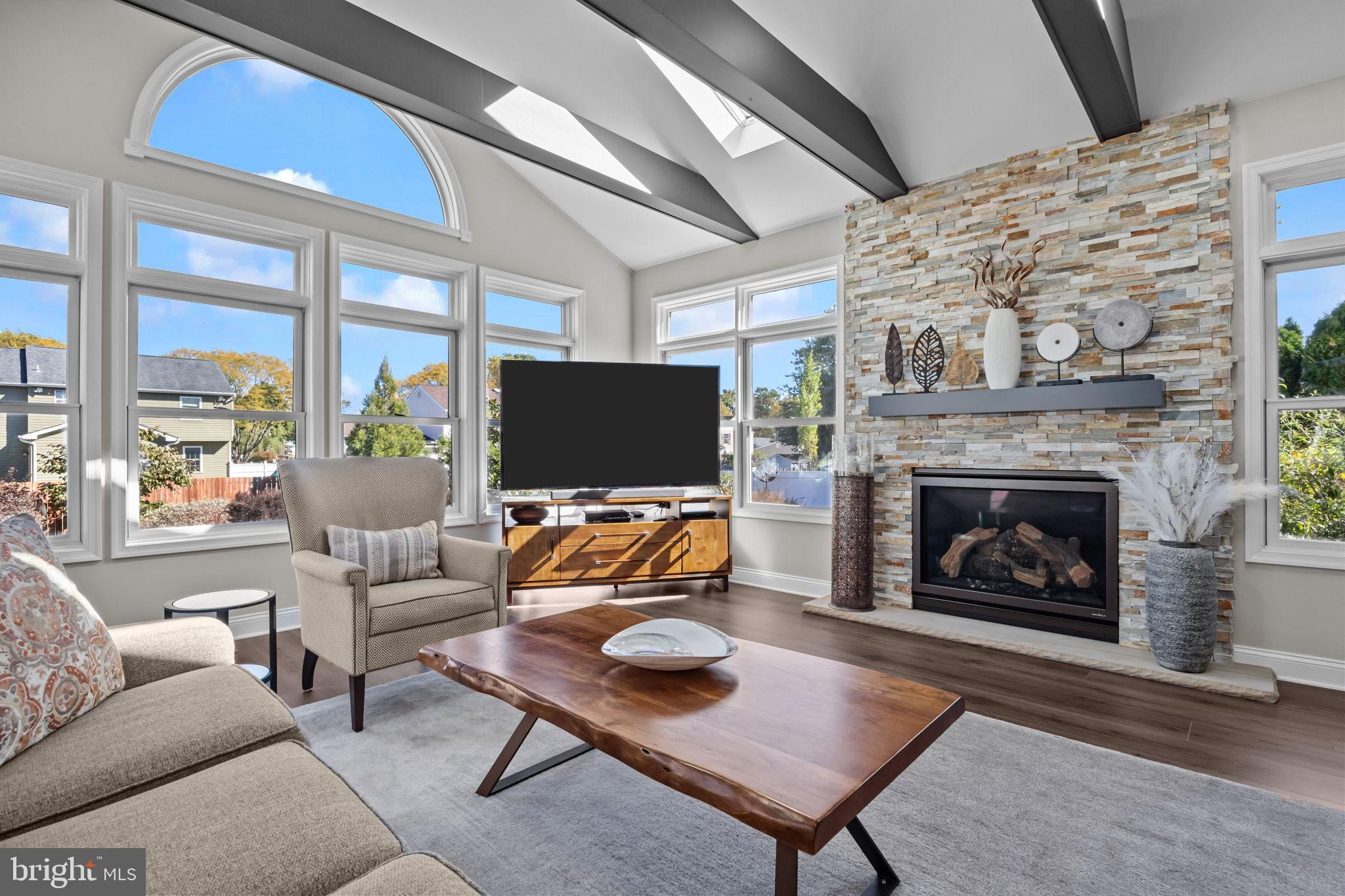 OXFORD GLEN - Residential