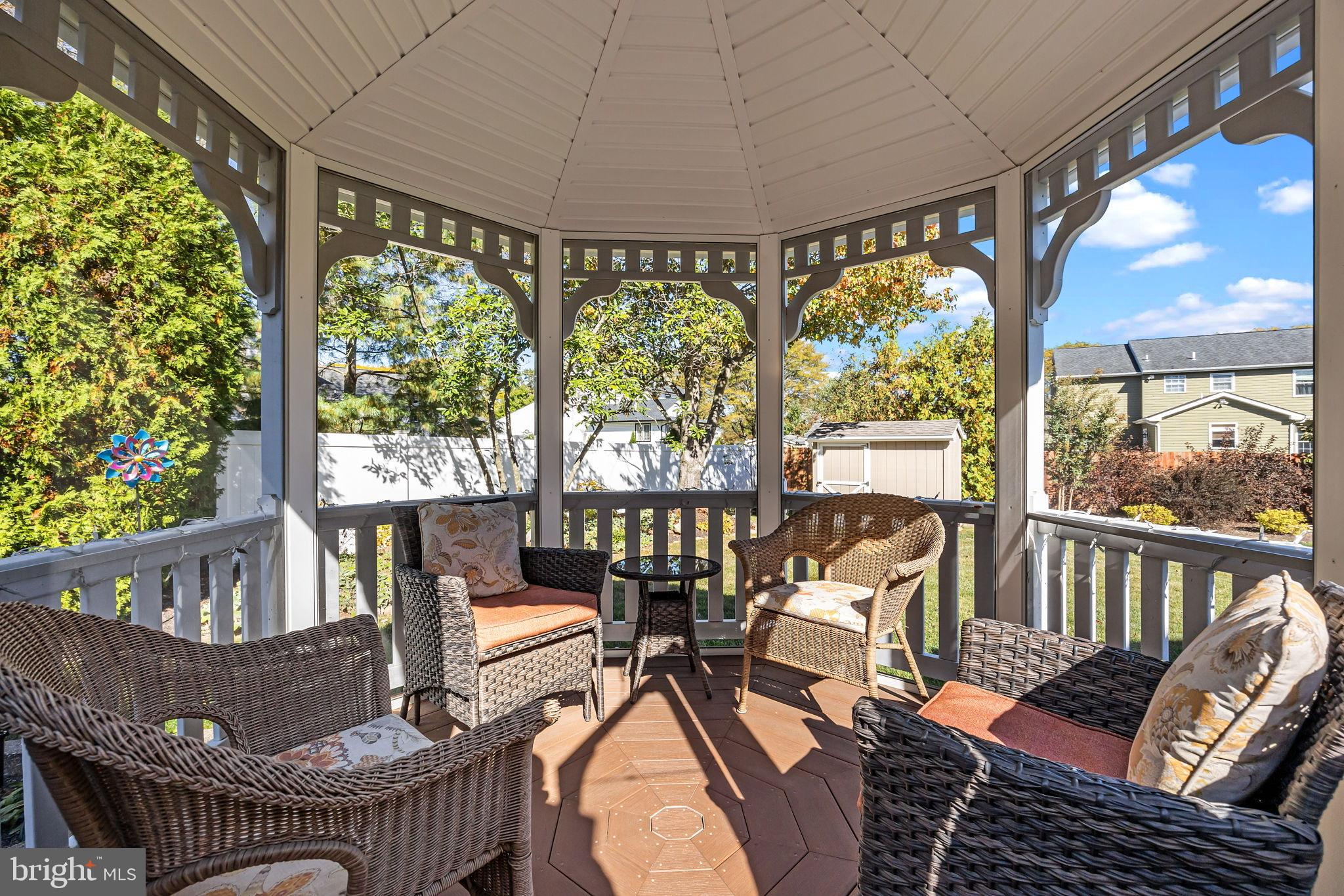 OXFORD GLEN - Residential