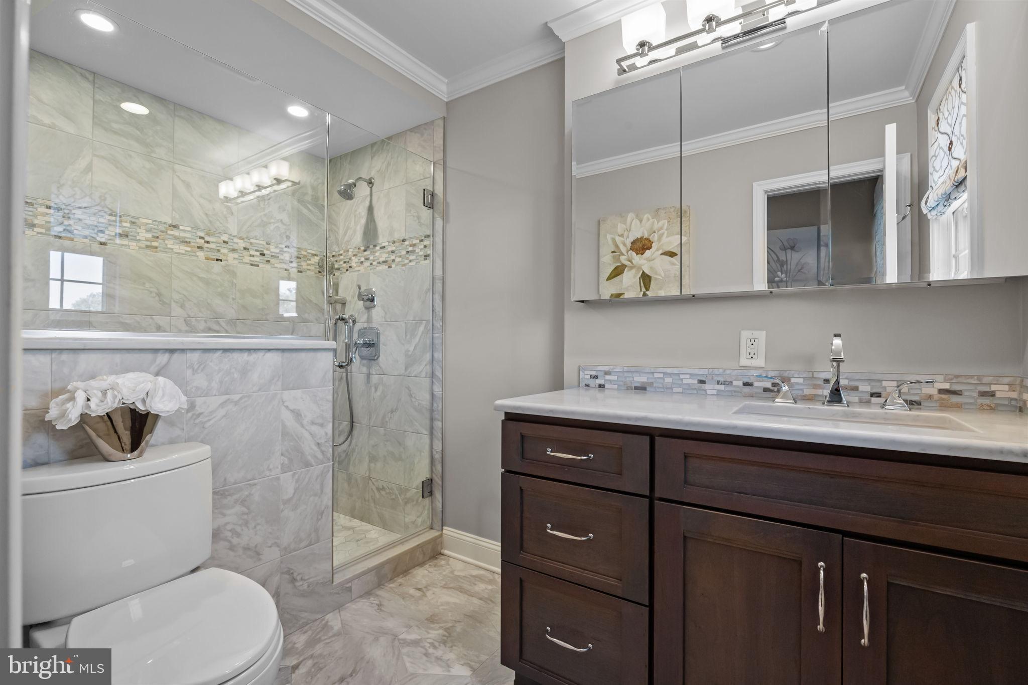 OXFORD GLEN - Residential