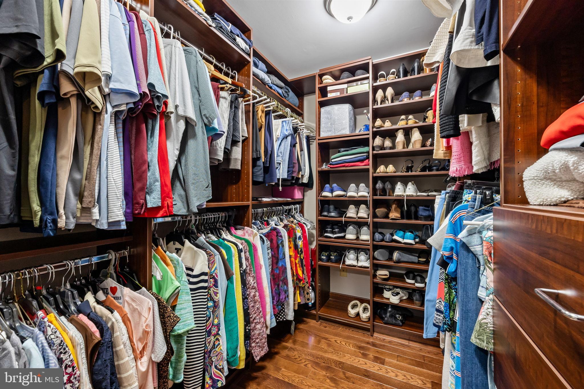 OXFORD GLEN - Residential