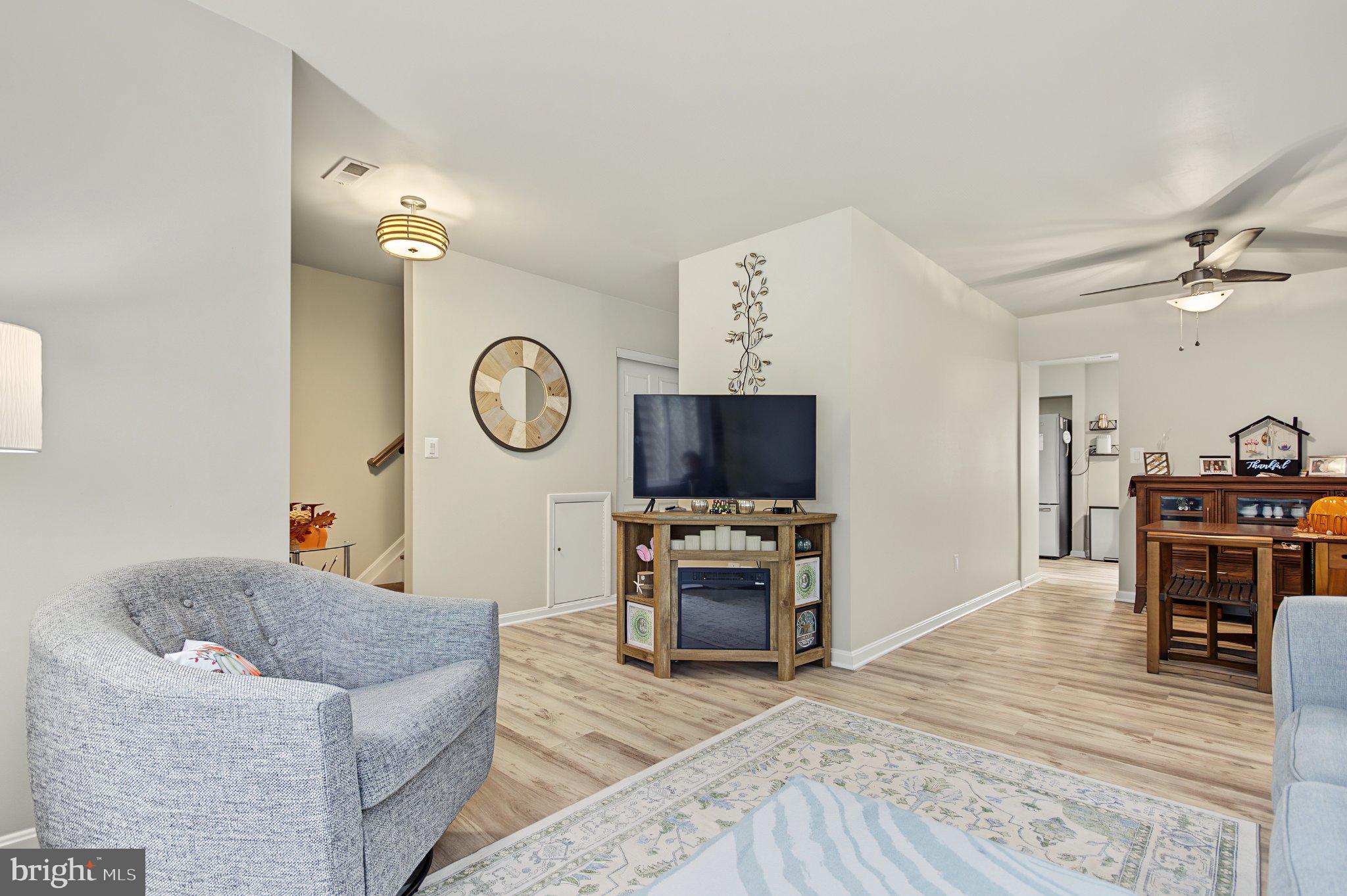 1045 CEDAR RIDGE COURT