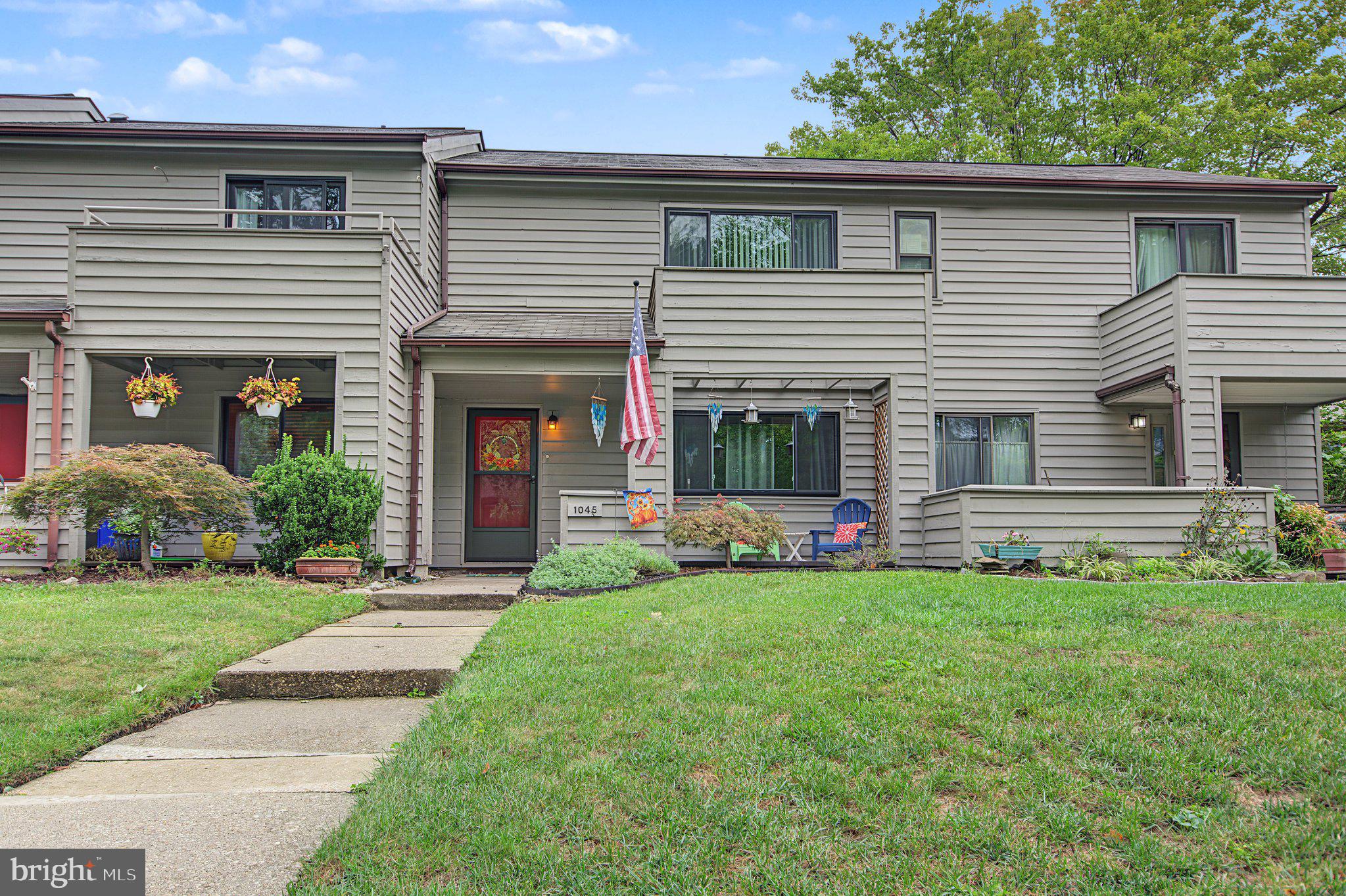 1045 CEDAR RIDGE COURT