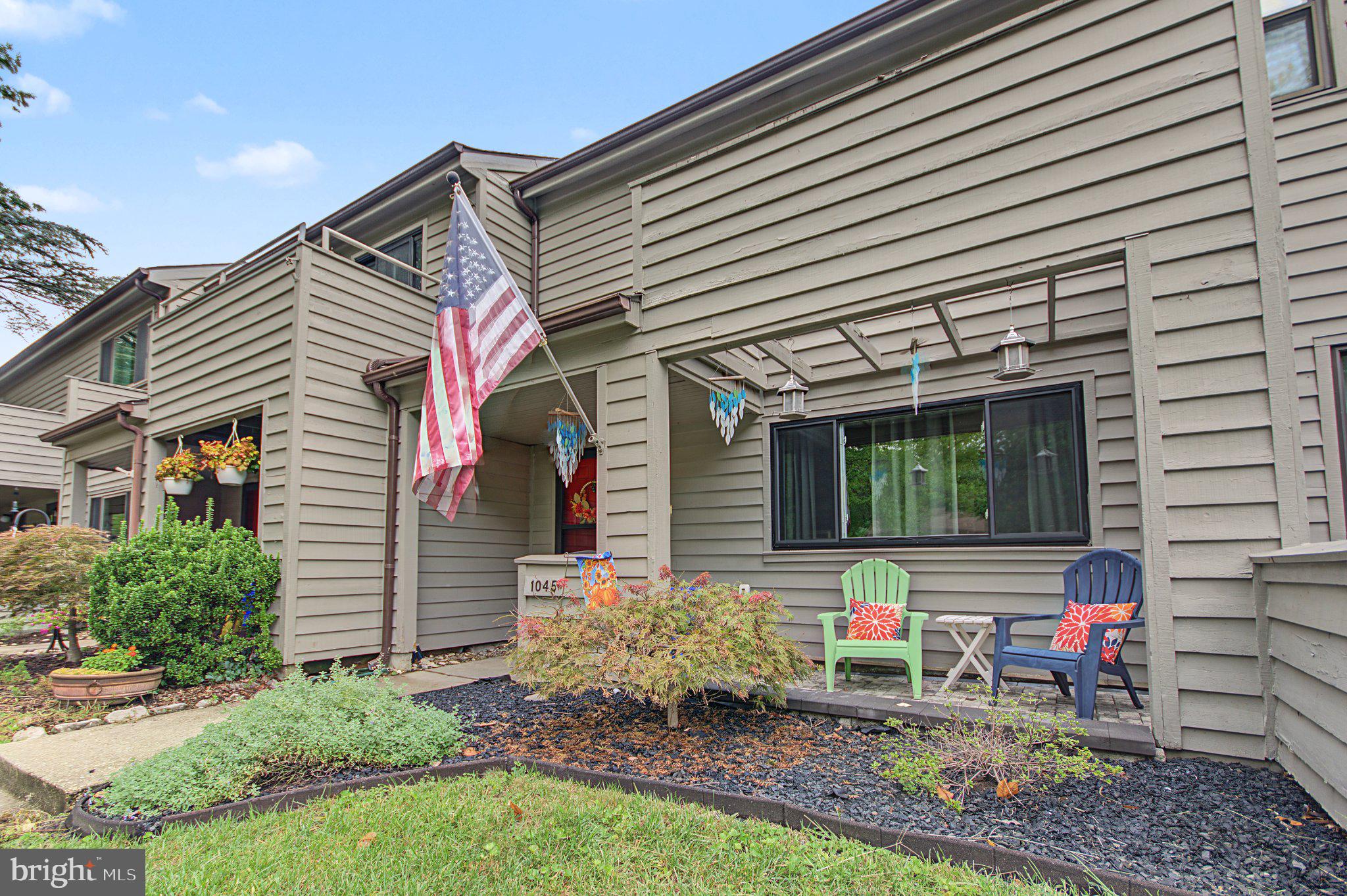 1045 CEDAR RIDGE COURT
