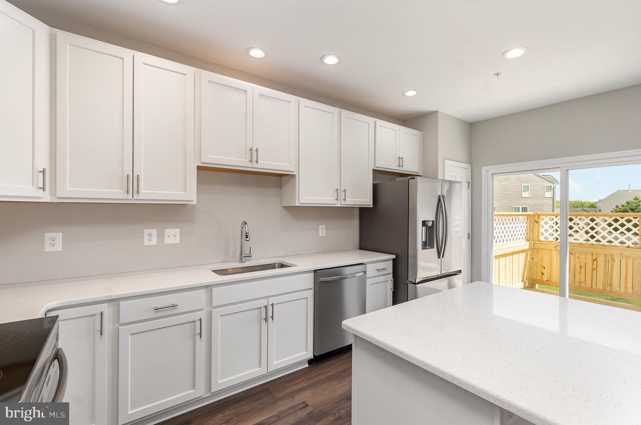 HOLLYWOODS POINT - Residential