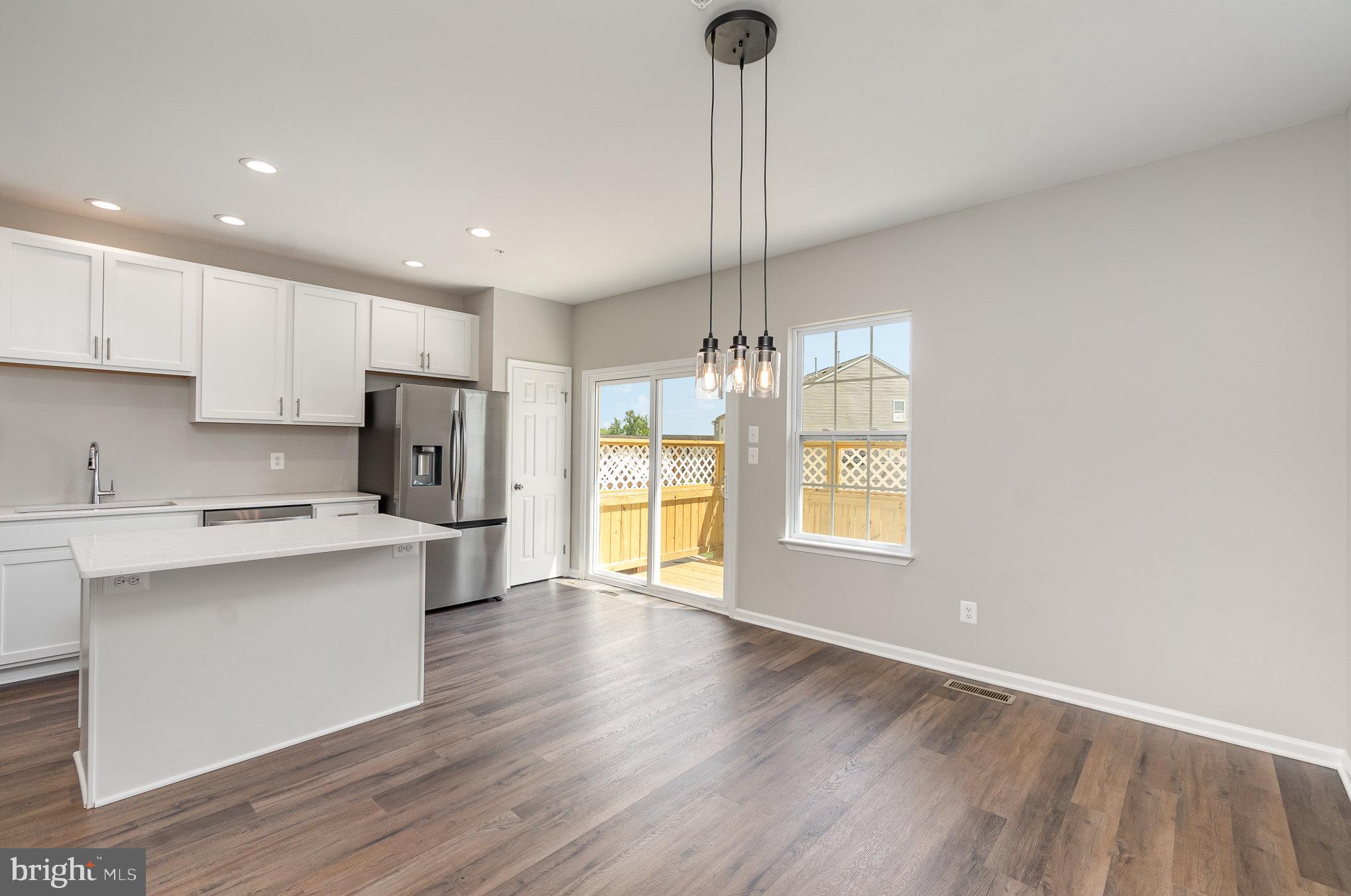 HOLLYWOODS POINT - Residential