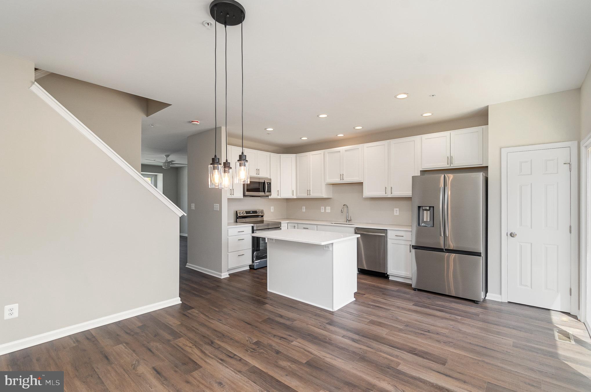 HOLLYWOODS POINT - Residential