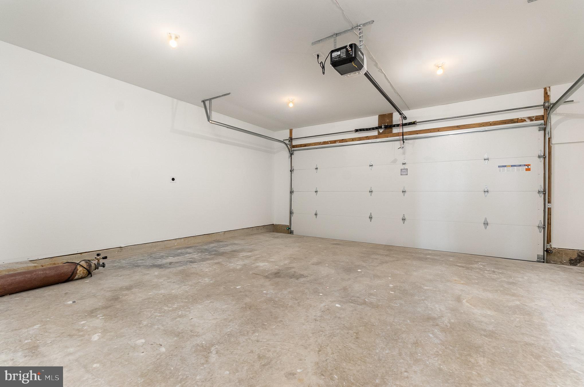 HOLLYWOODS POINT - Residential