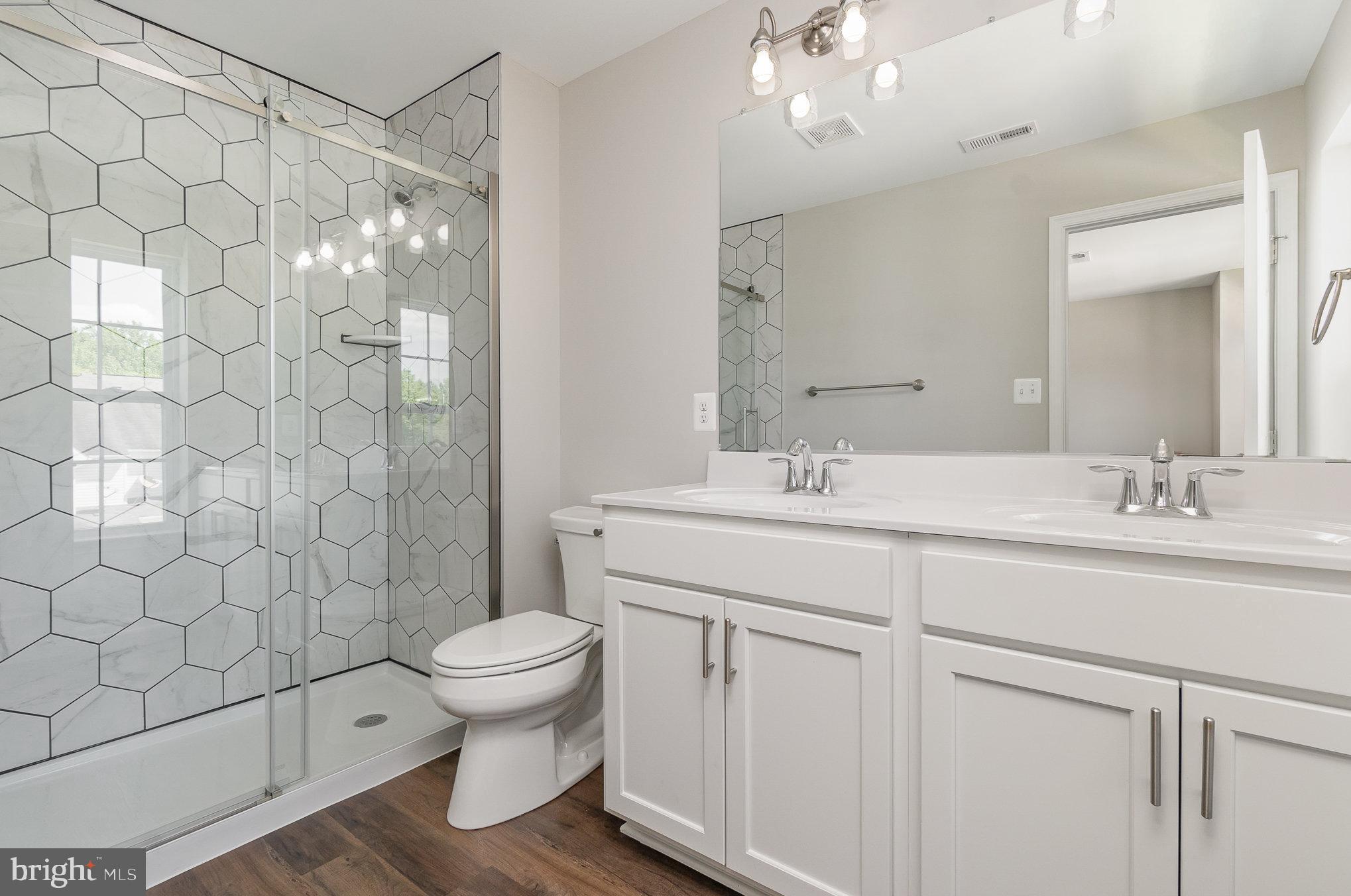 HOLLYWOODS POINT - Residential