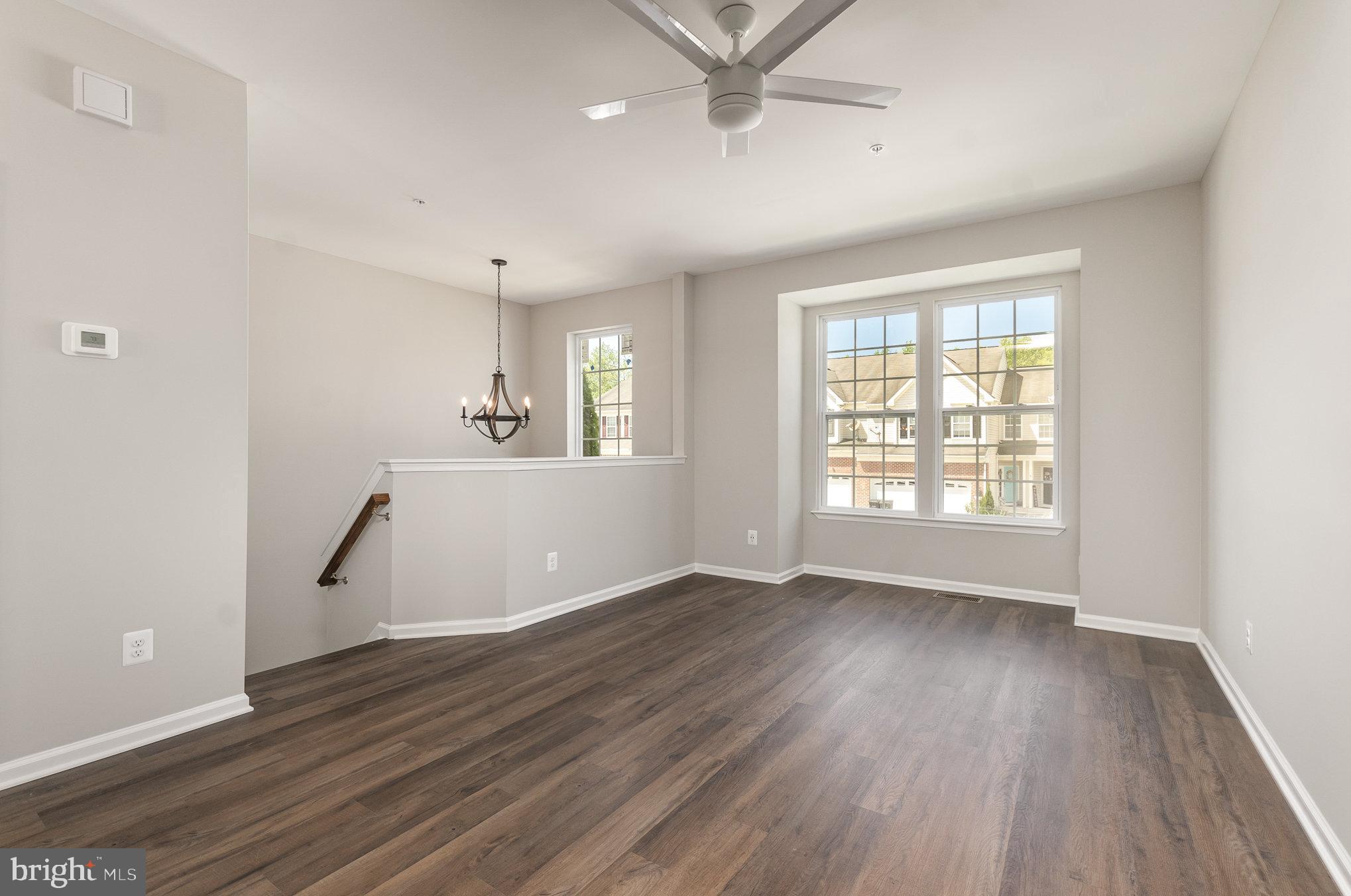 HOLLYWOODS POINT - Residential