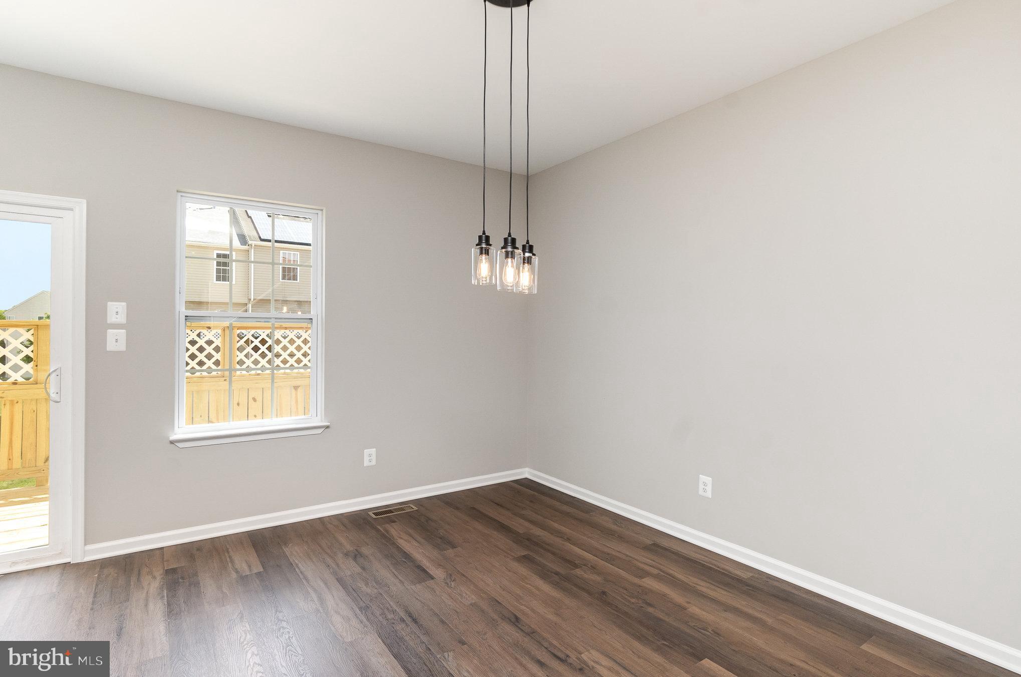 HOLLYWOODS POINT - Residential