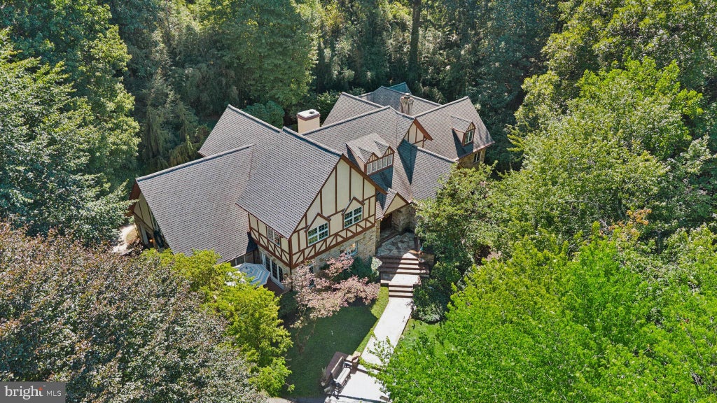 Photo of 2 Roland Court, TOWSON, MD 21204 (MLS # MDBC2175334)