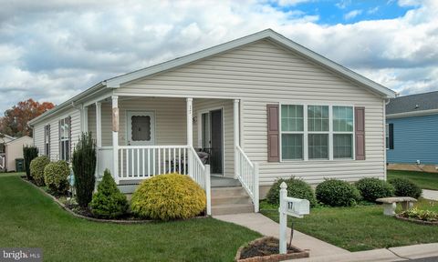 Homes For Sale - 17 Lydian Drive Dr<br/> Gloucester County, WILLIAMSTOWN, NJ 08094