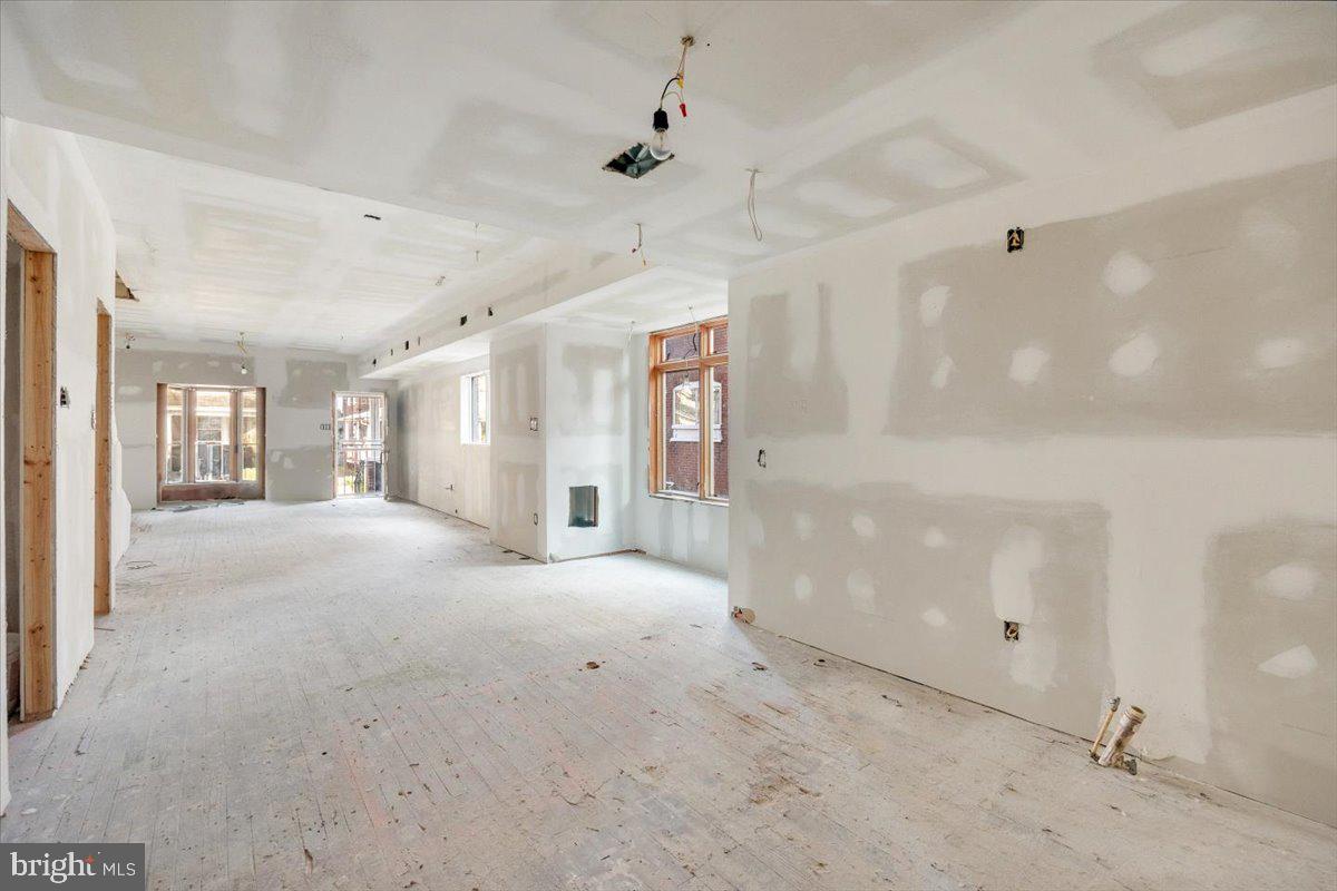 EDGEMONT PARK - Residential