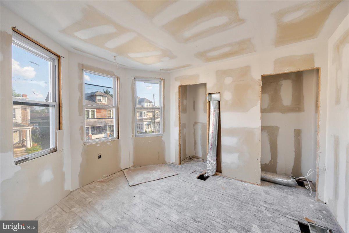 EDGEMONT PARK - Residential