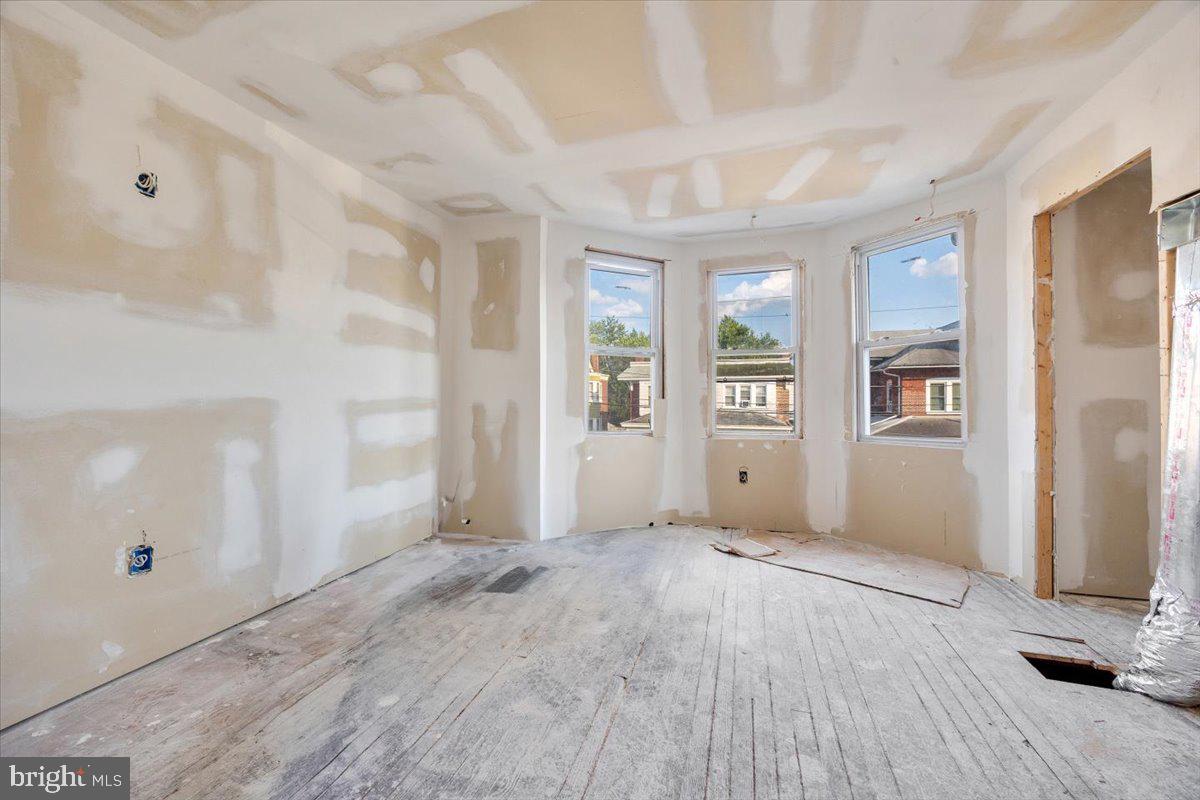 EDGEMONT PARK - Residential