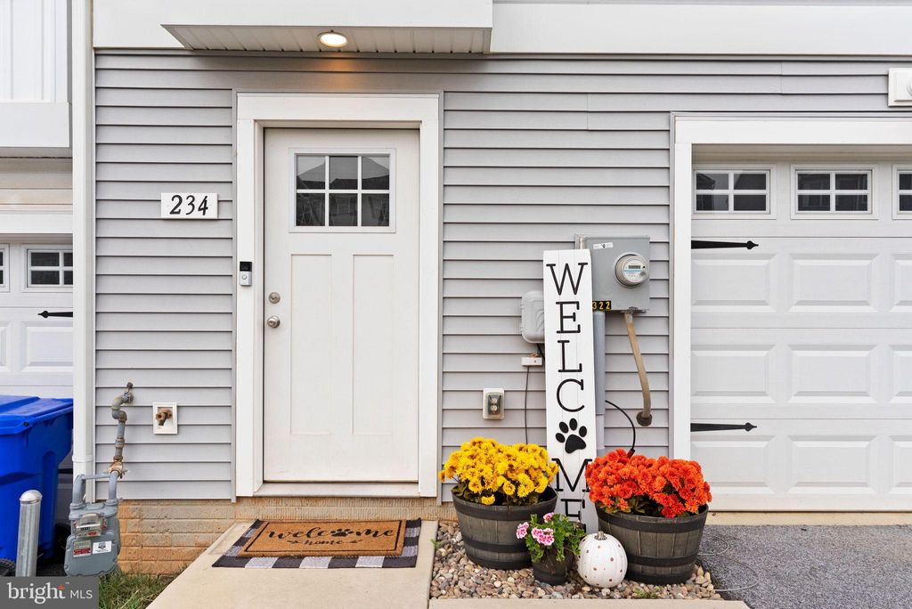 Photo of 234 Hudson Boulevard, RED LION, PA 17356 (MLS # PAYK2090766)