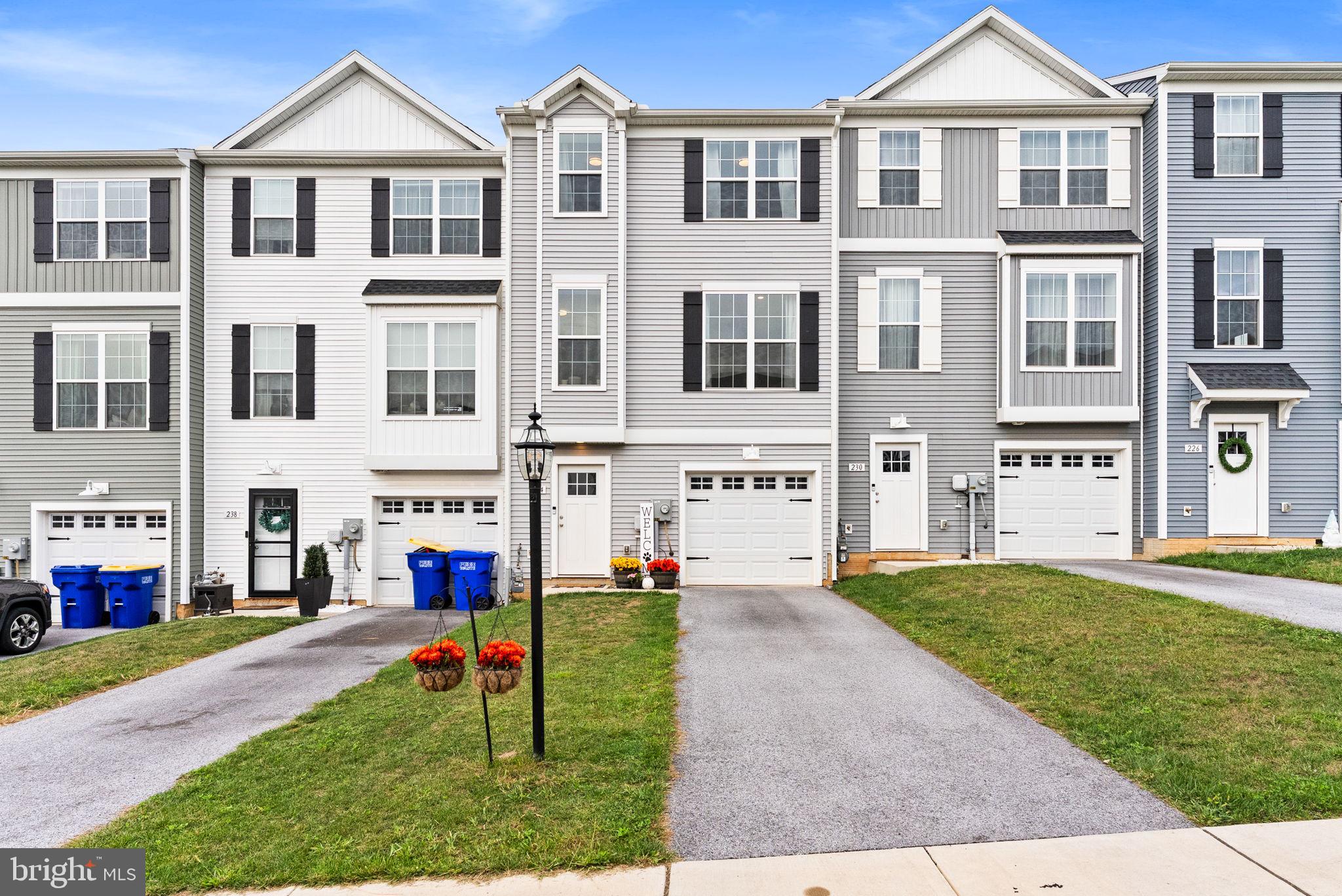 HUDSON RIDGE - Residential