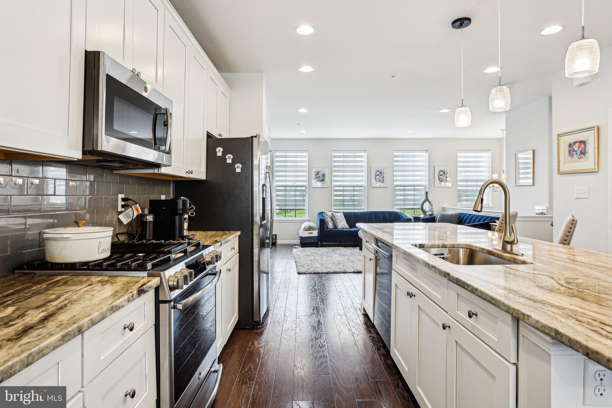 HIGH GROVE - Residential