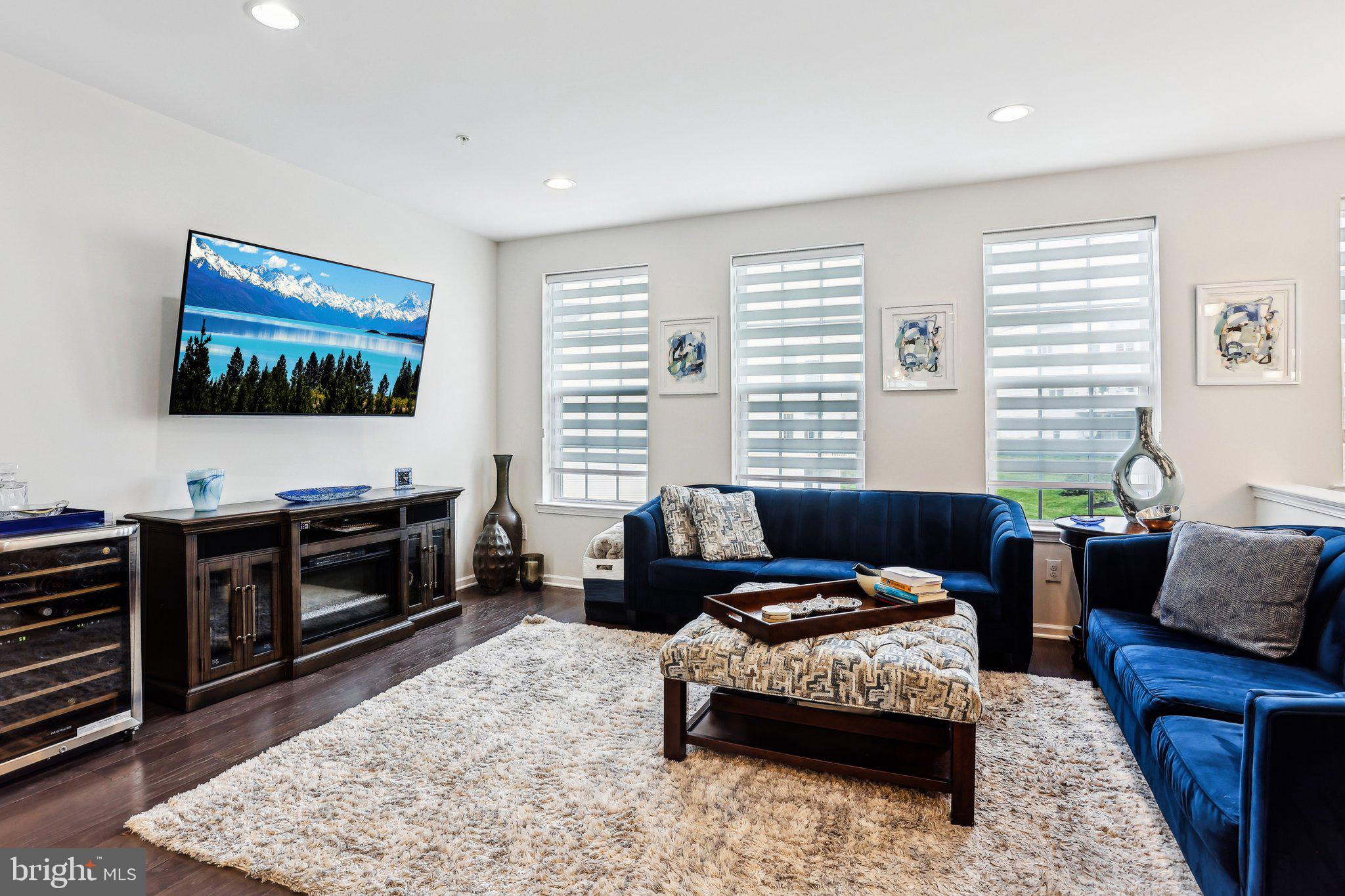 HIGH GROVE - Residential