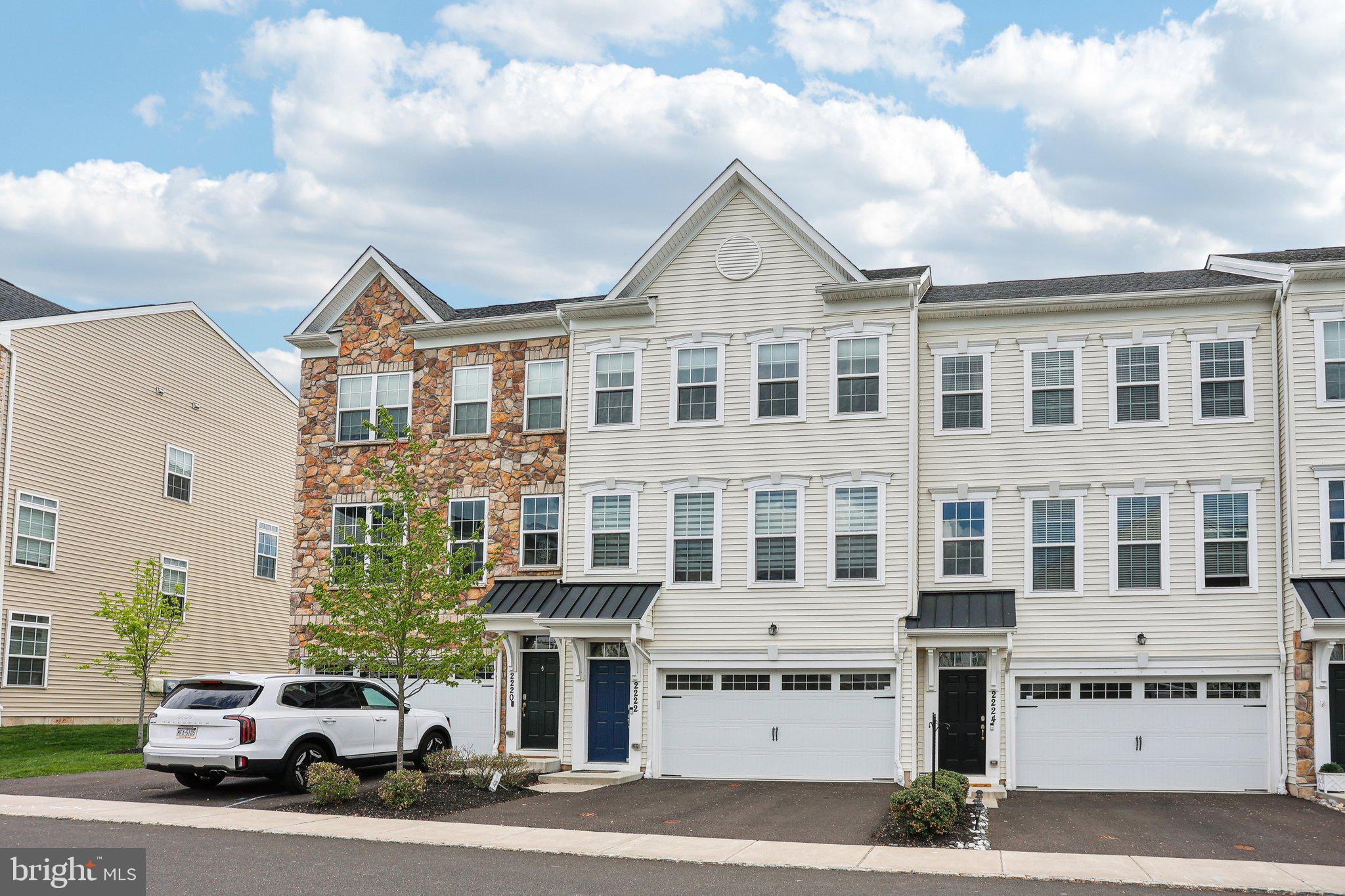 HIGH GROVE - Residential