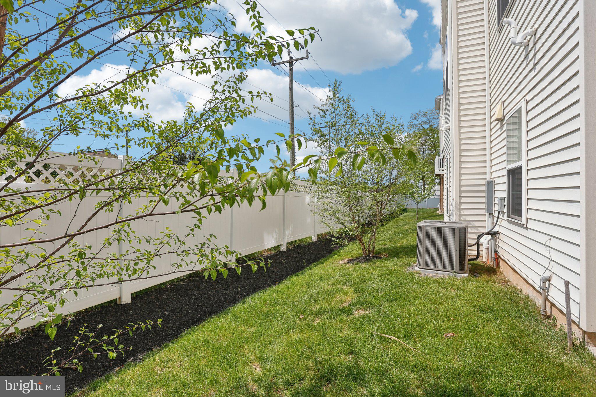 HIGH GROVE - Residential