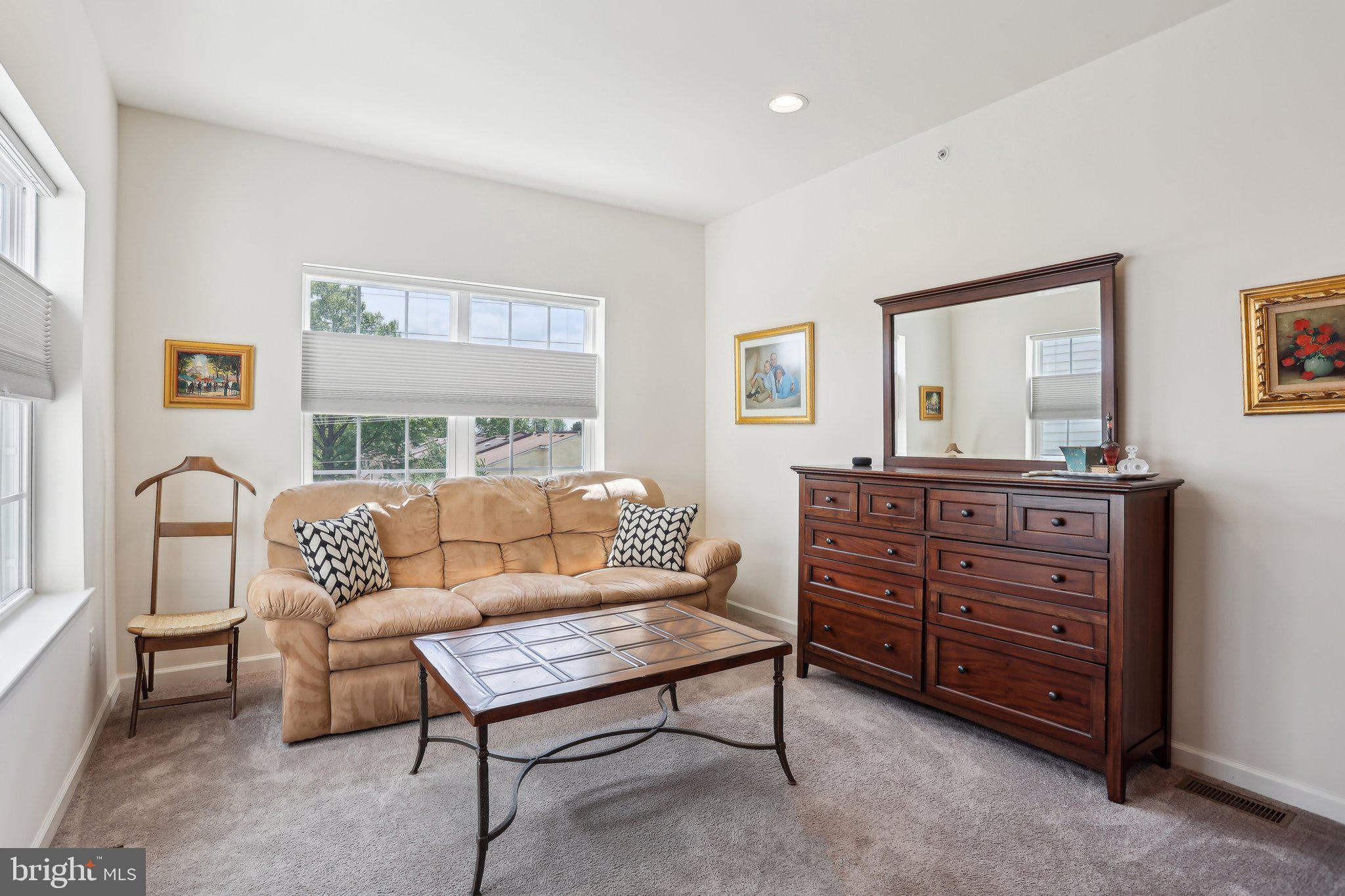 HIGH GROVE - Residential