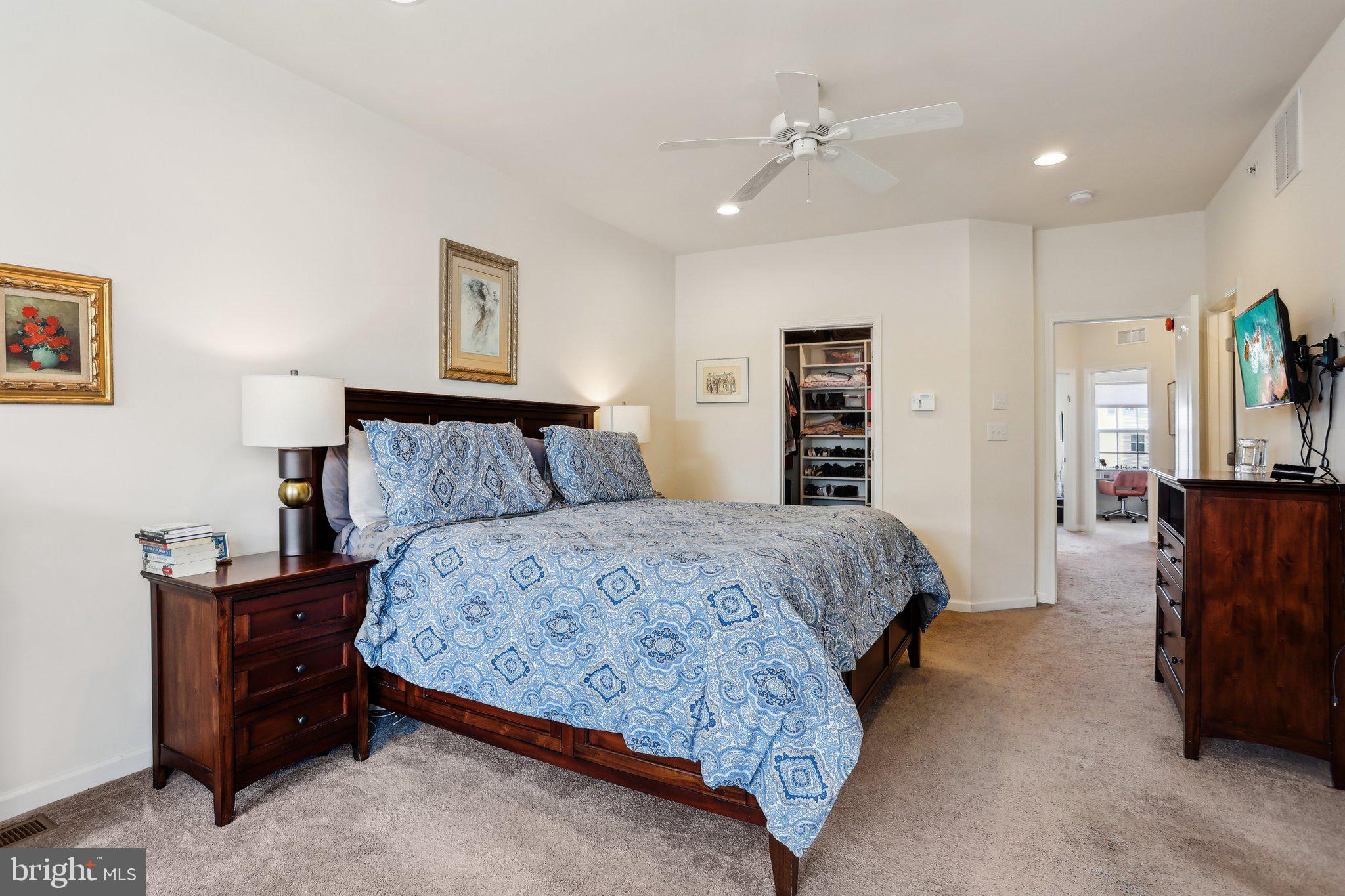 HIGH GROVE - Residential