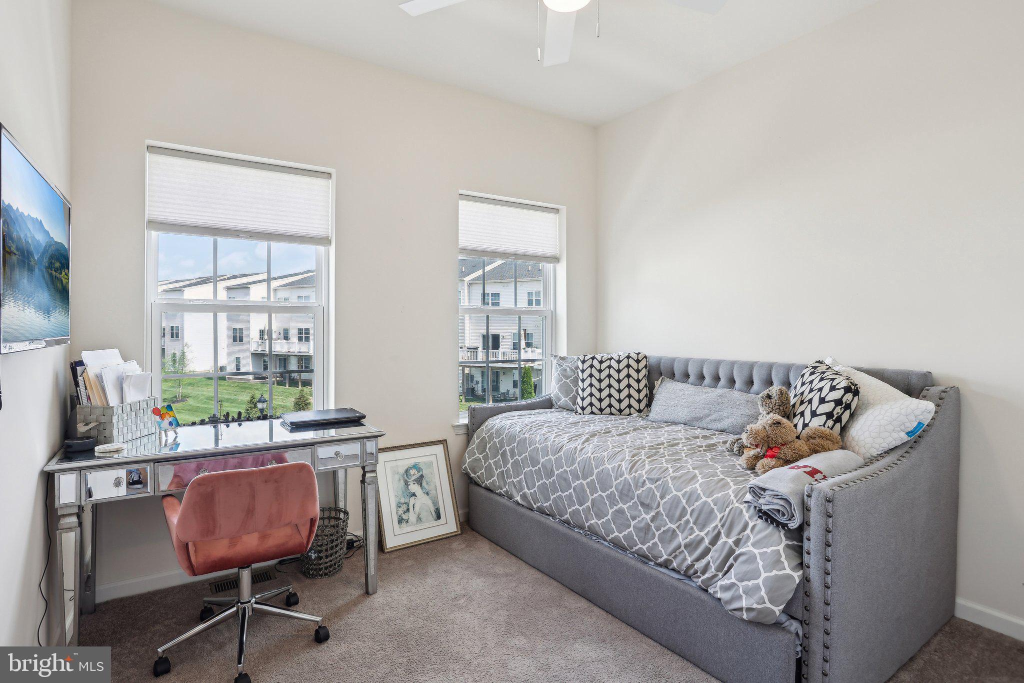 HIGH GROVE - Residential