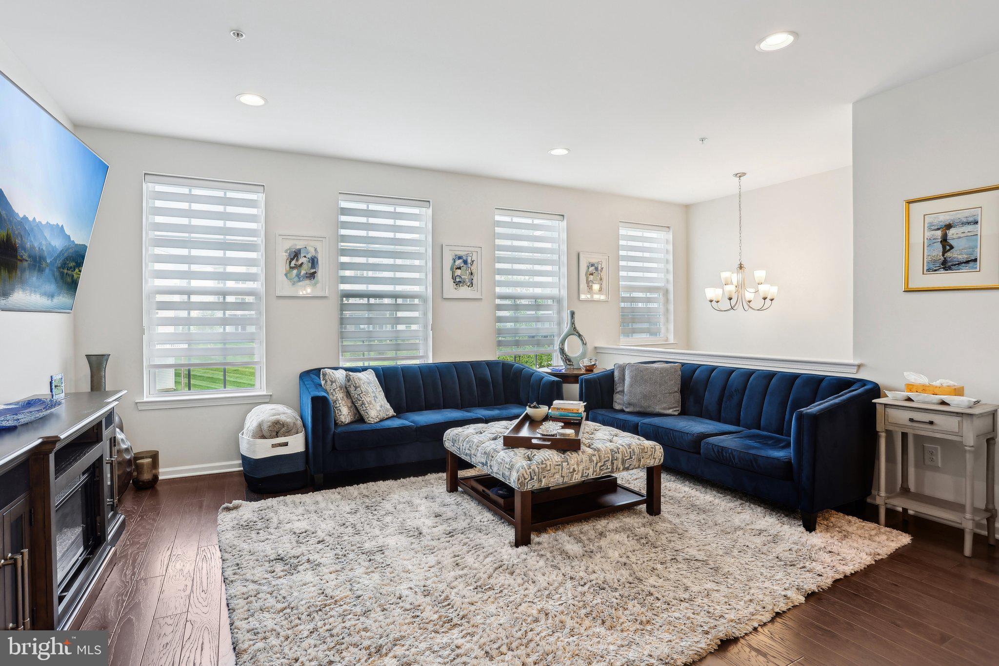 HIGH GROVE - Residential