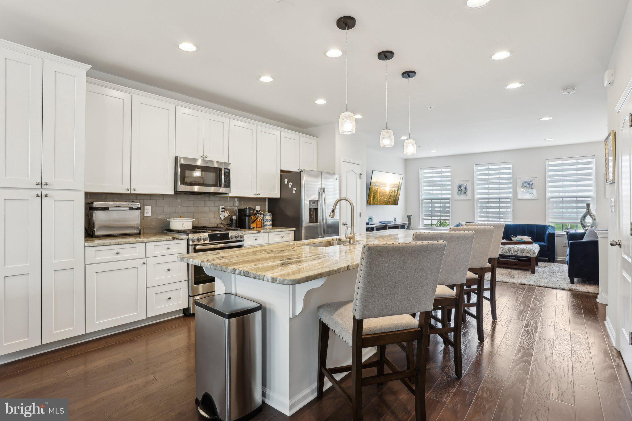 HIGH GROVE - Residential