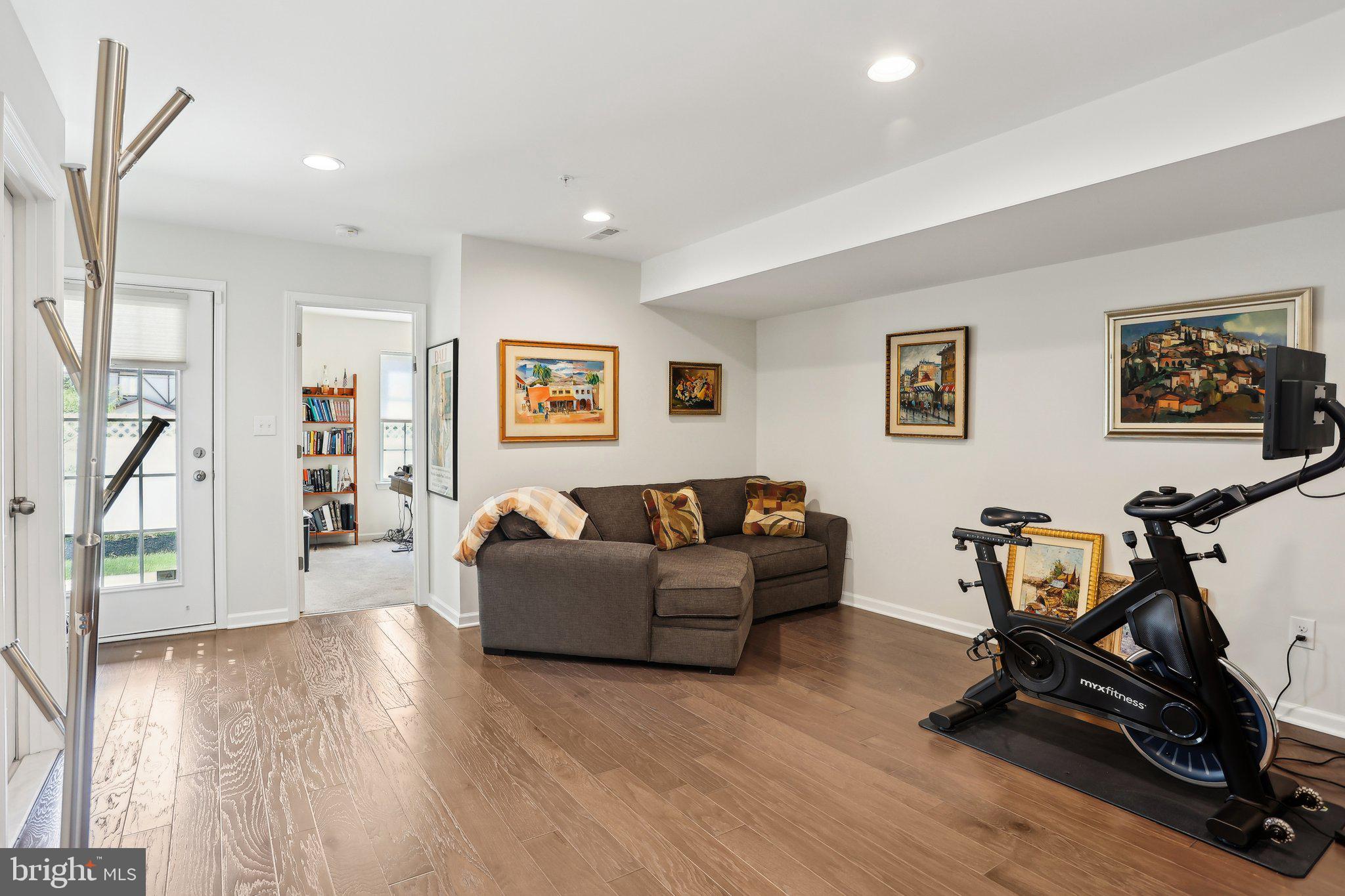 HIGH GROVE - Residential