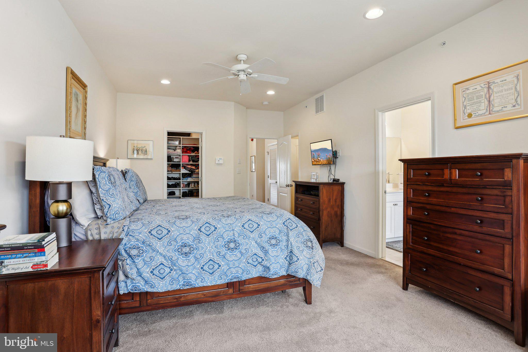 HIGH GROVE - Residential