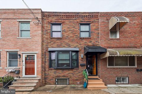 Townhouse For Sale - 1929 S Camac Street<br/> PHILADELPHIA, PA 19148