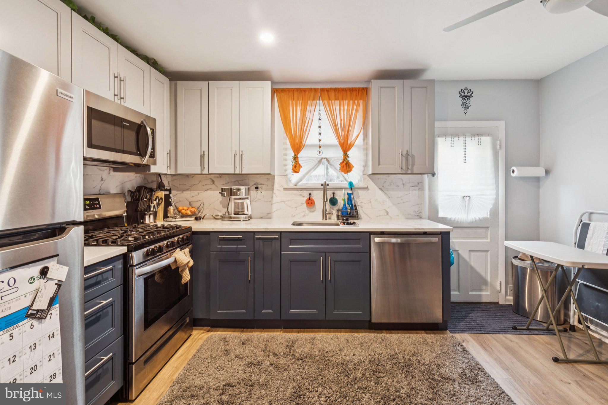 PASSYUNK SQUARE - Residential