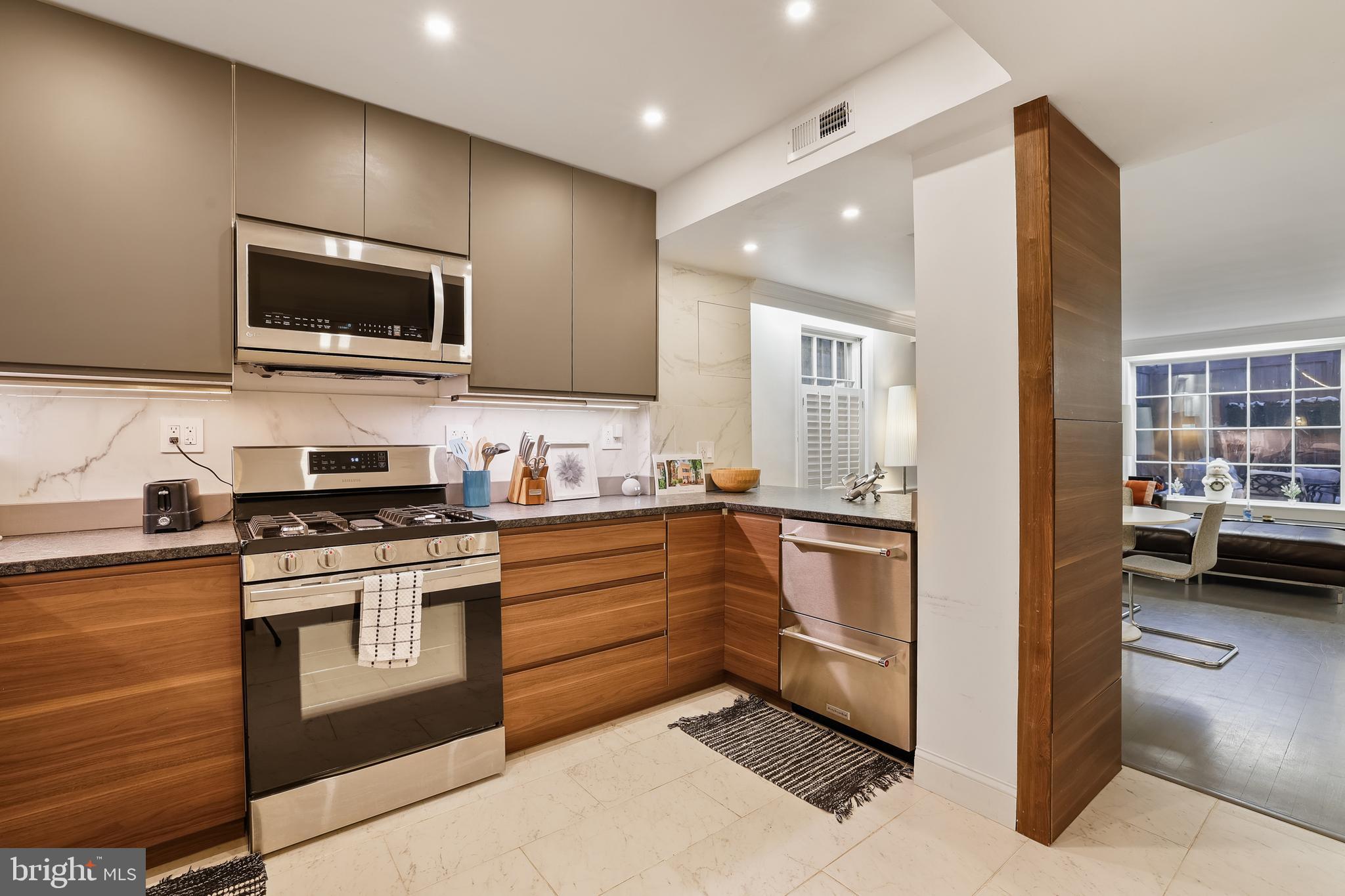 1233 POTOMAC STREET NW