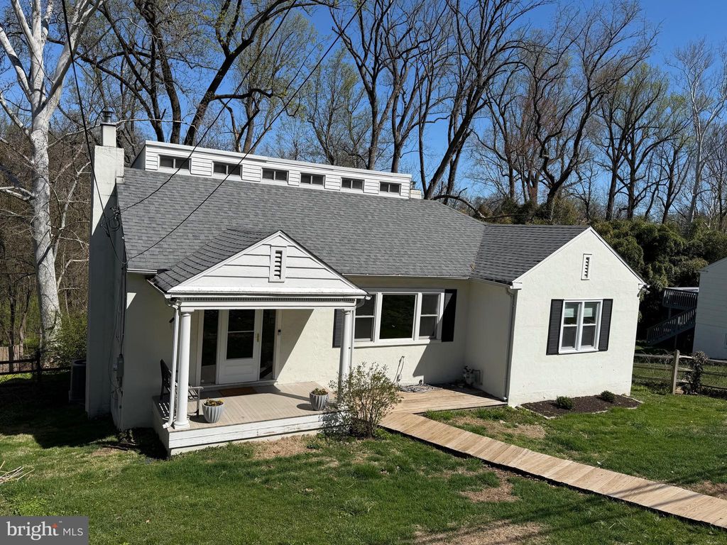 Photo of 220 Balligomingo Road, CONSHOHOCKEN, PA 19428 (MLS # PAMC2168138)