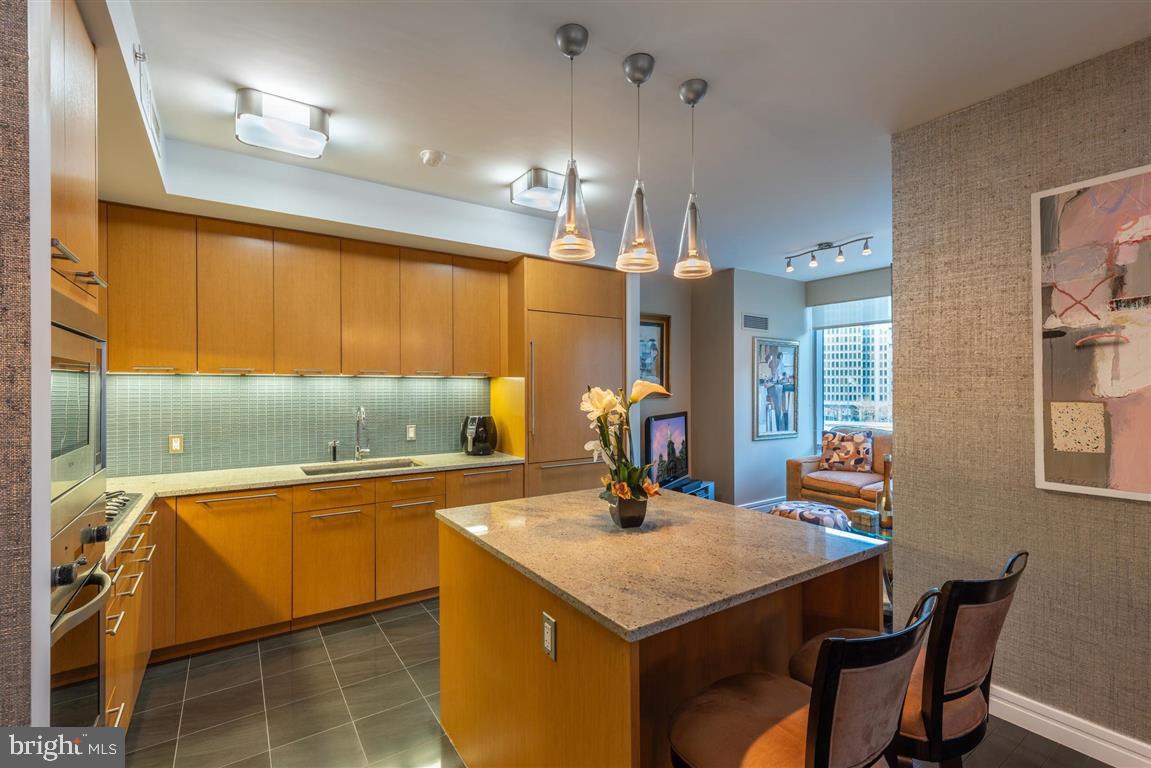 AVENUE OF THE ARTS - Residential Lease