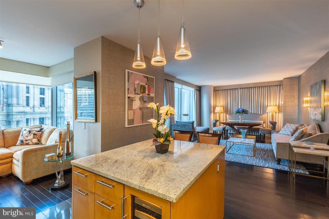 AVENUE OF THE ARTS - Residential Lease