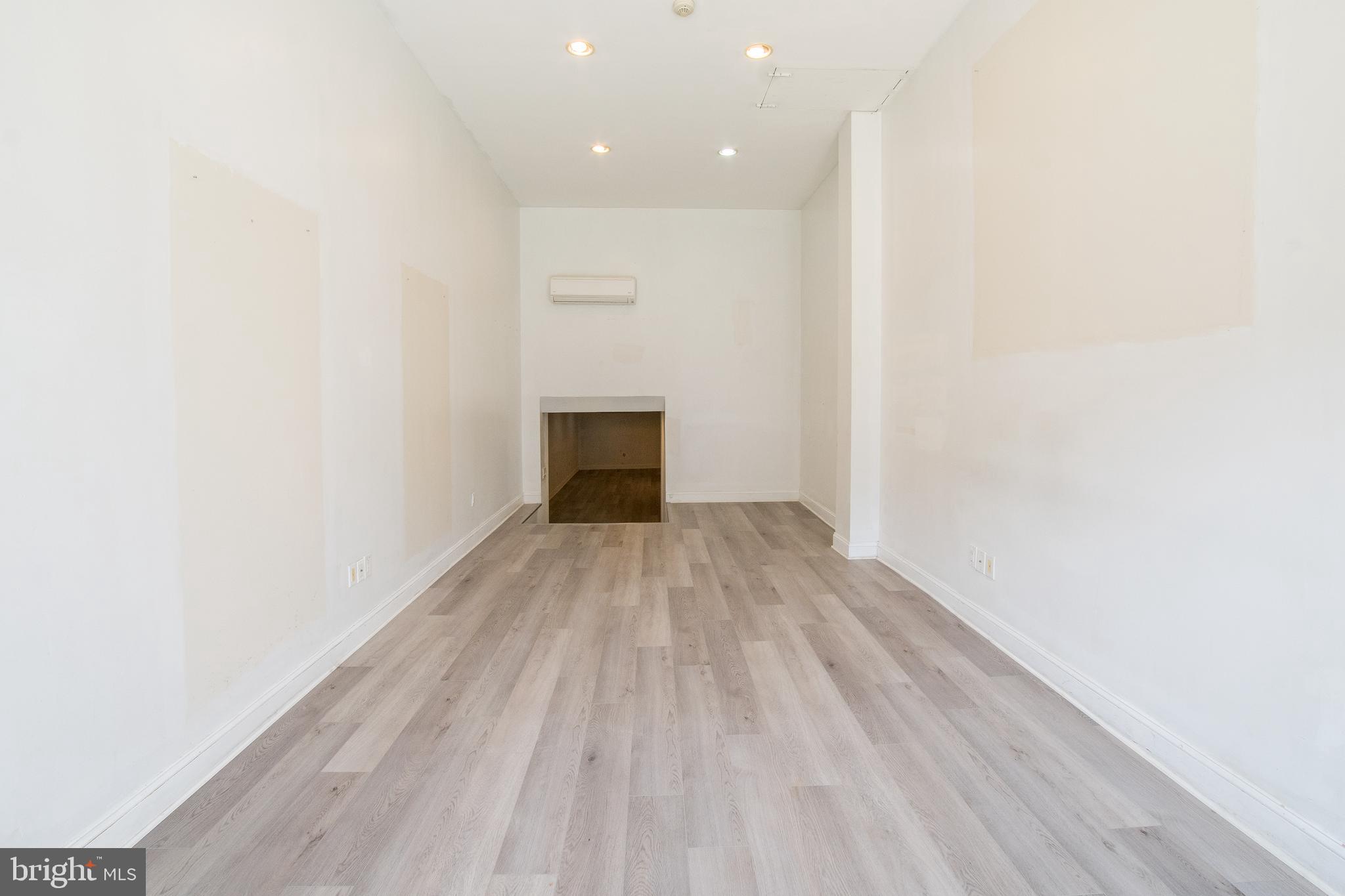 LOWER MOYAMENSING - Commercial Lease