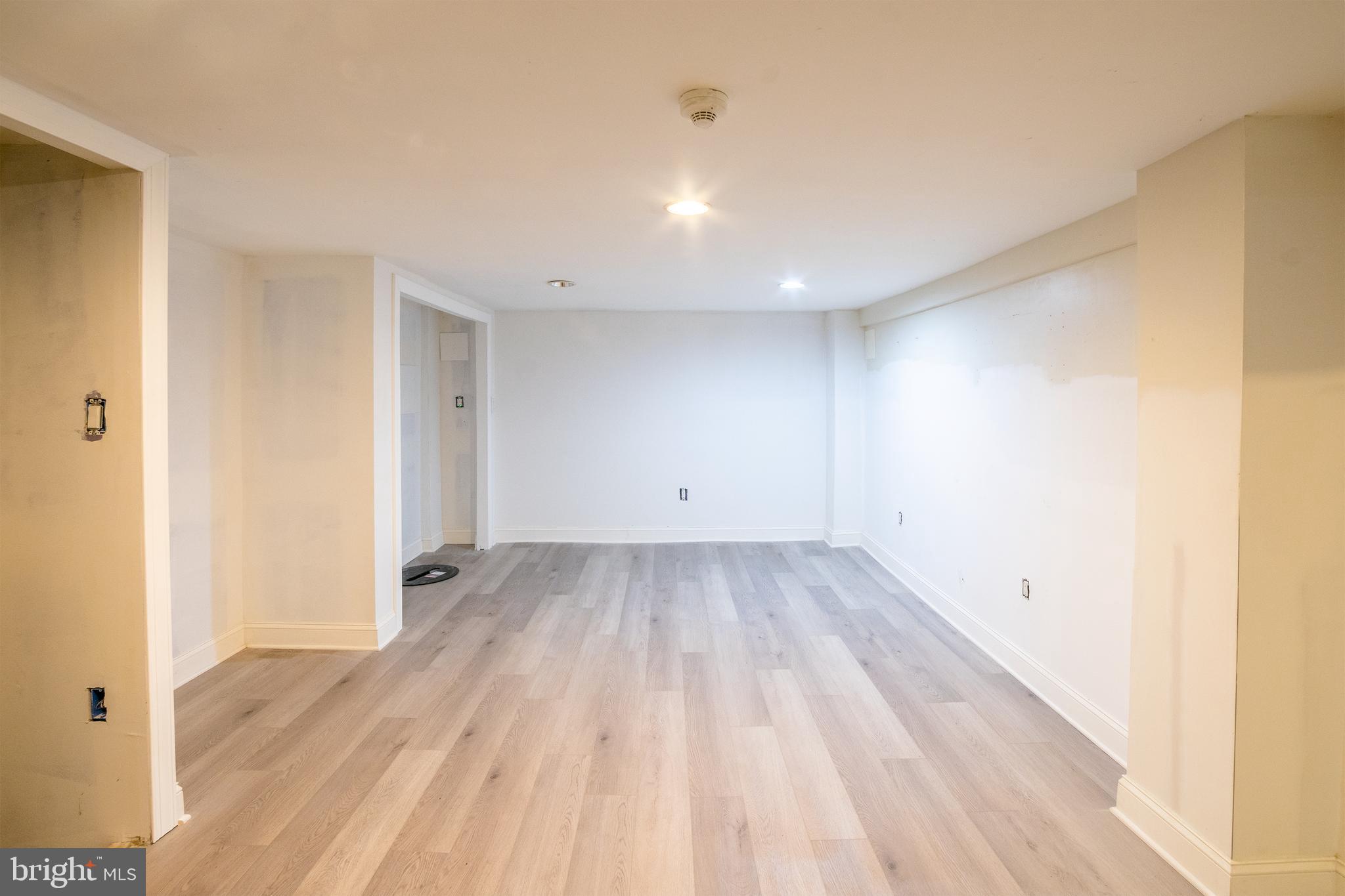 LOWER MOYAMENSING - Commercial Lease