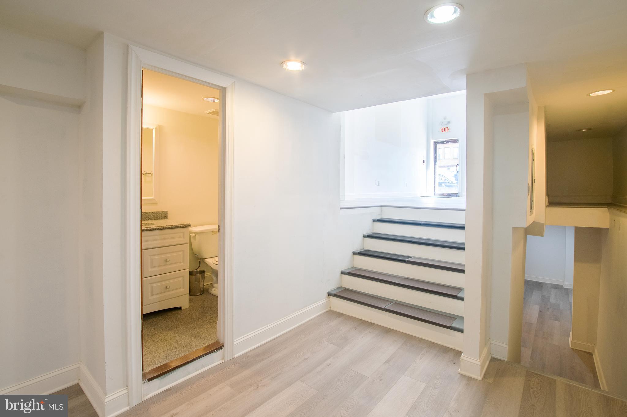 LOWER MOYAMENSING - Commercial Lease