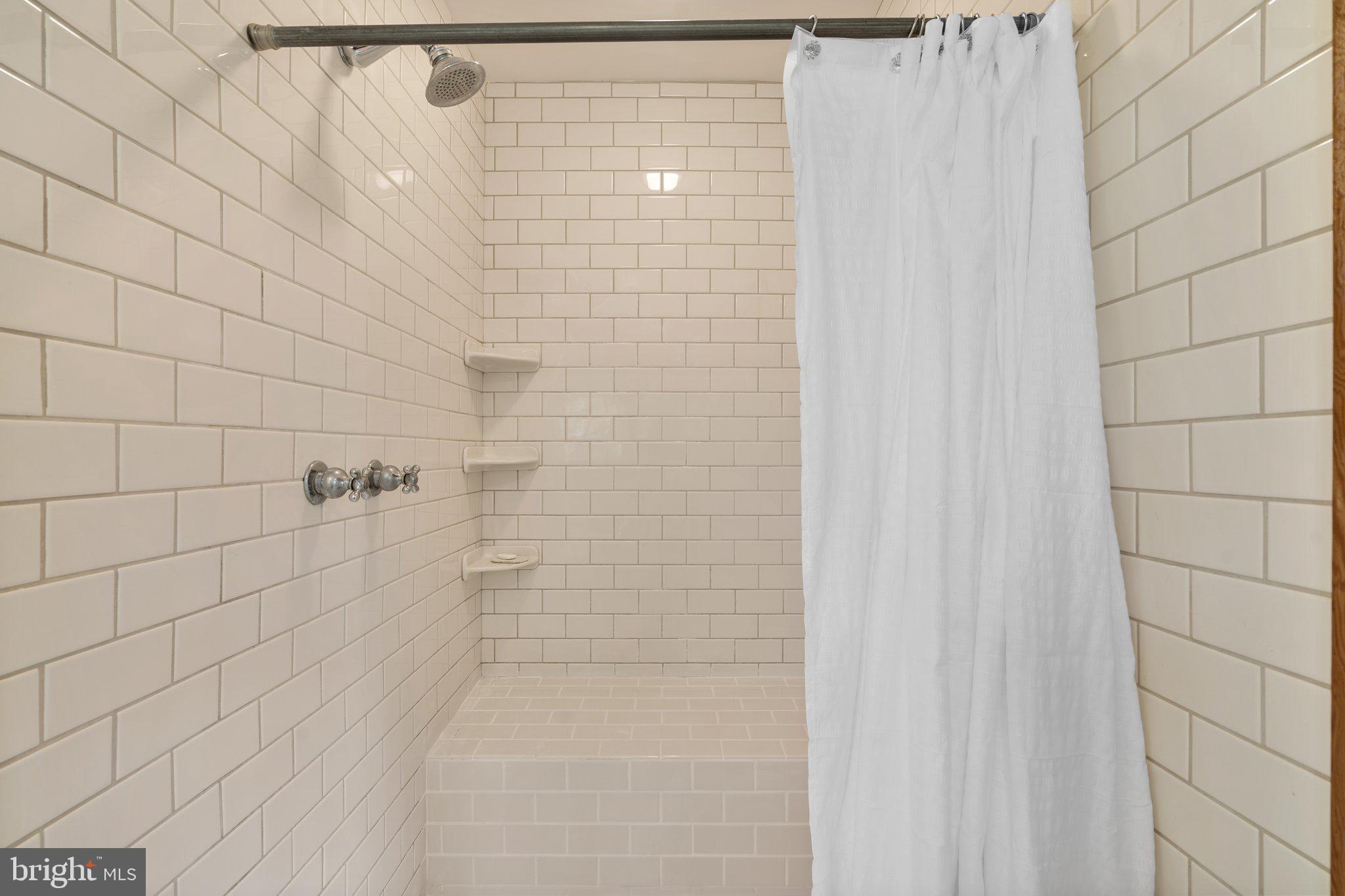 RETLAW TERRACE - Residential