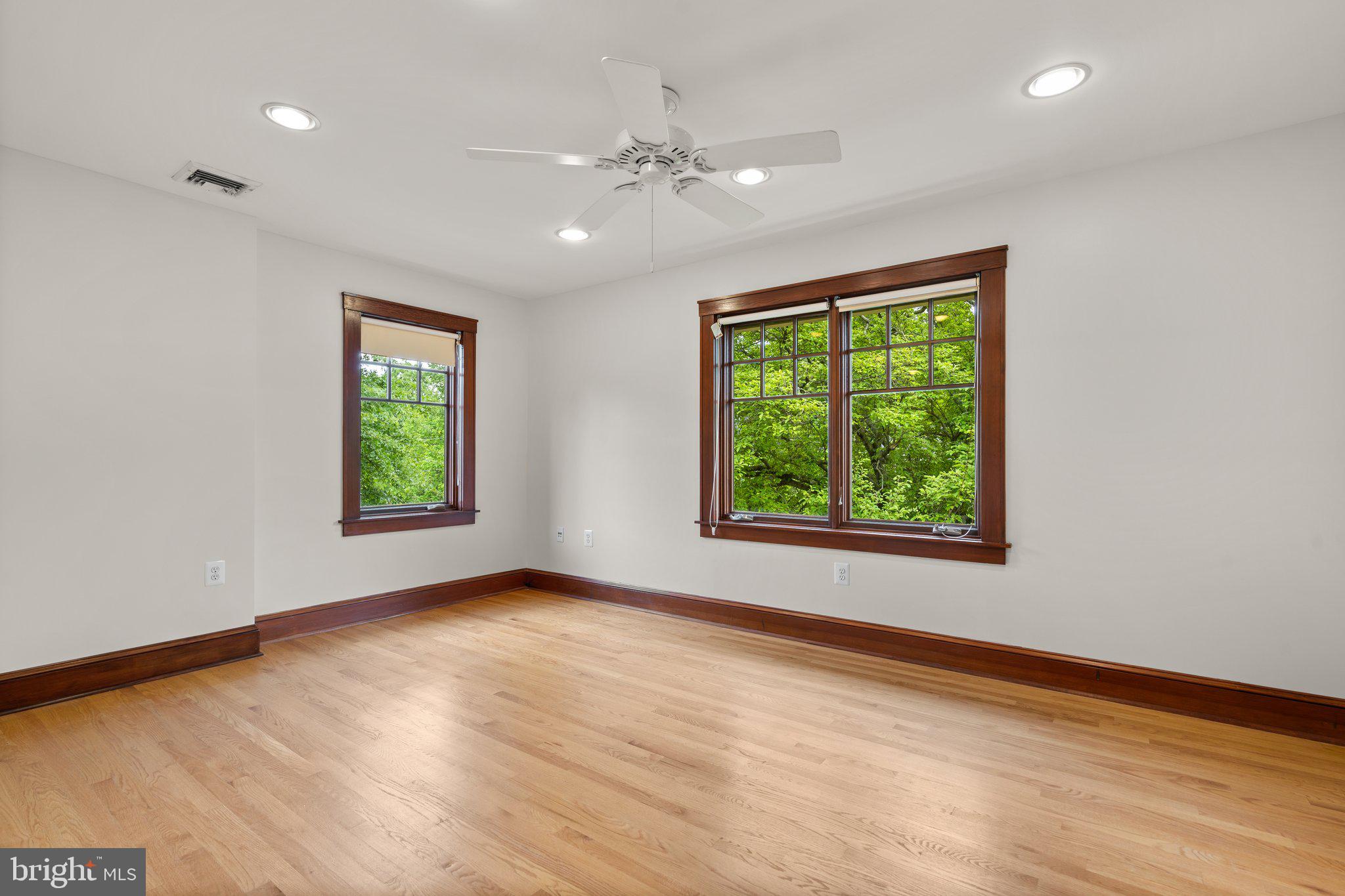 RETLAW TERRACE - Residential