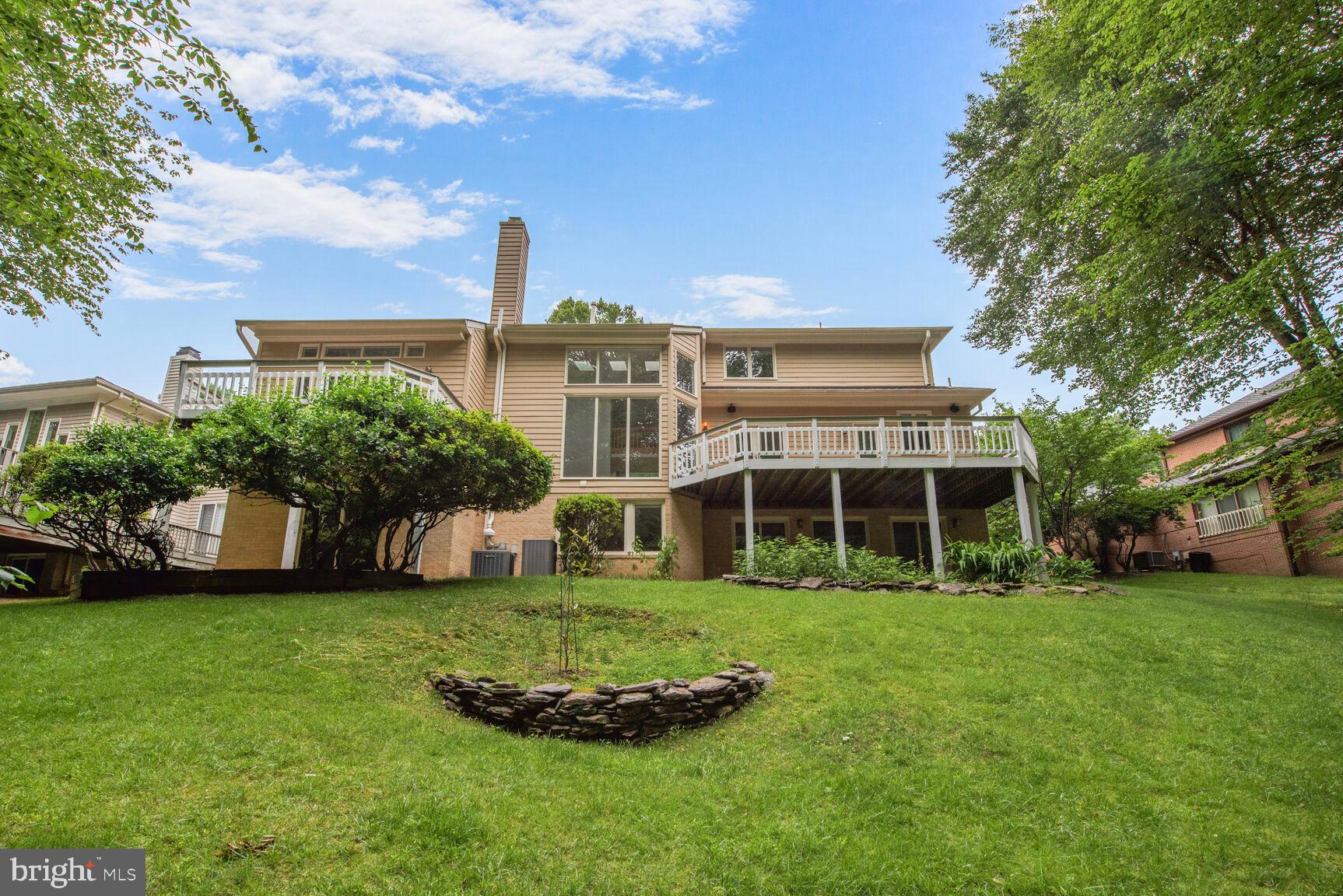 7816 LAUREL LEAF DRIVE