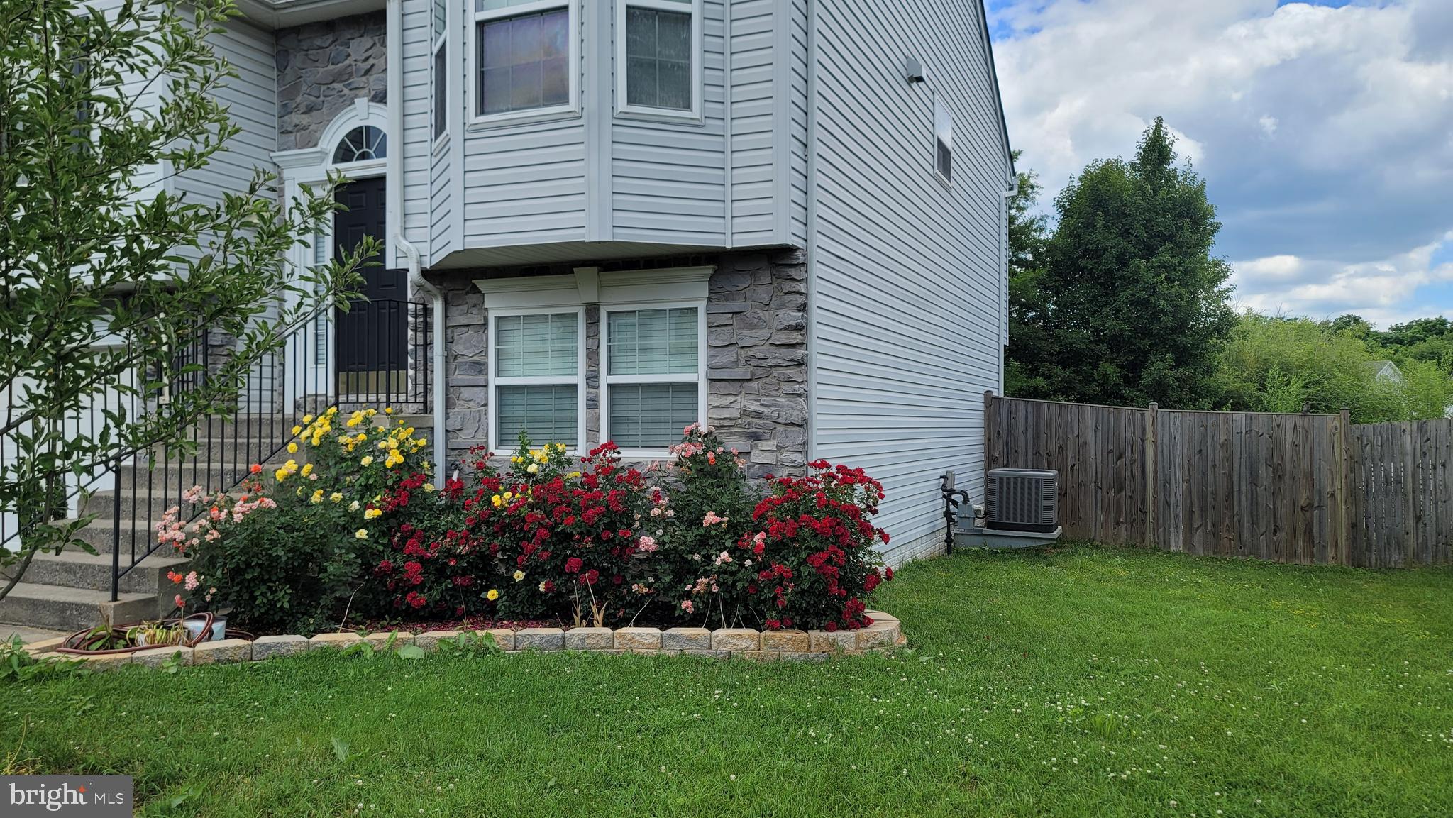 SYCAMORE VILLAGE - Residential