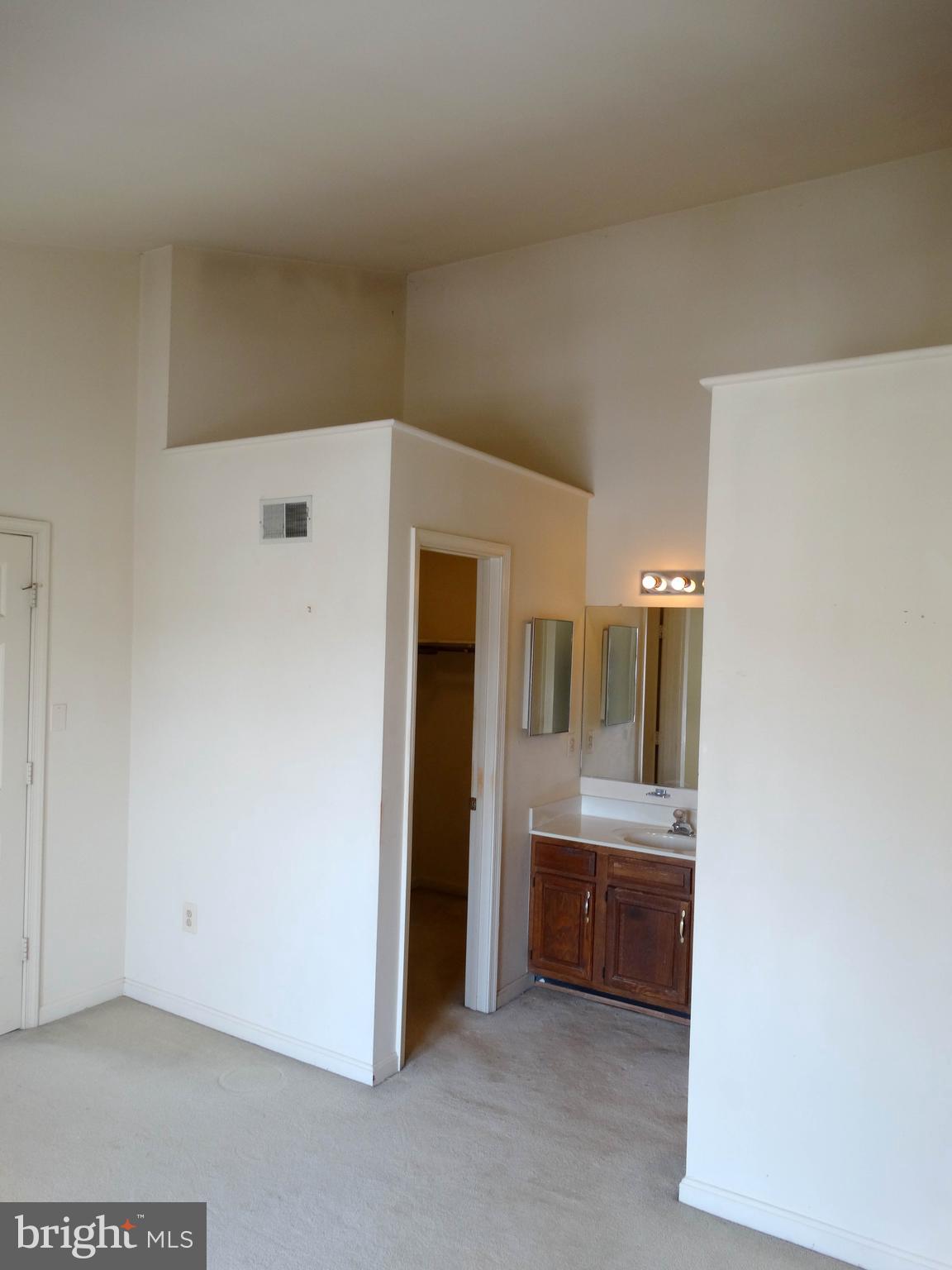 MONTCLAIR - Residential