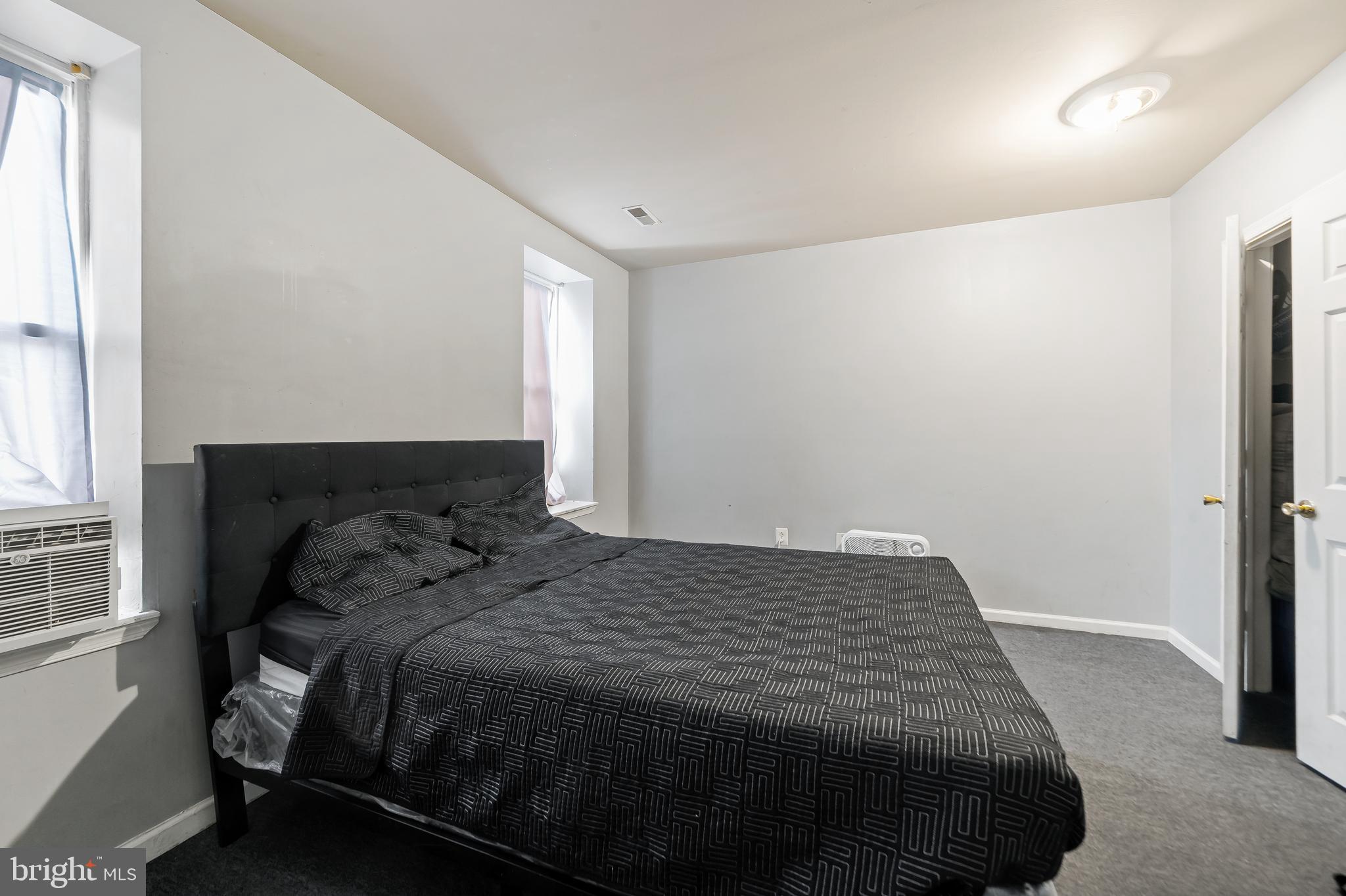 STRAWBERRY MANSION - Residential