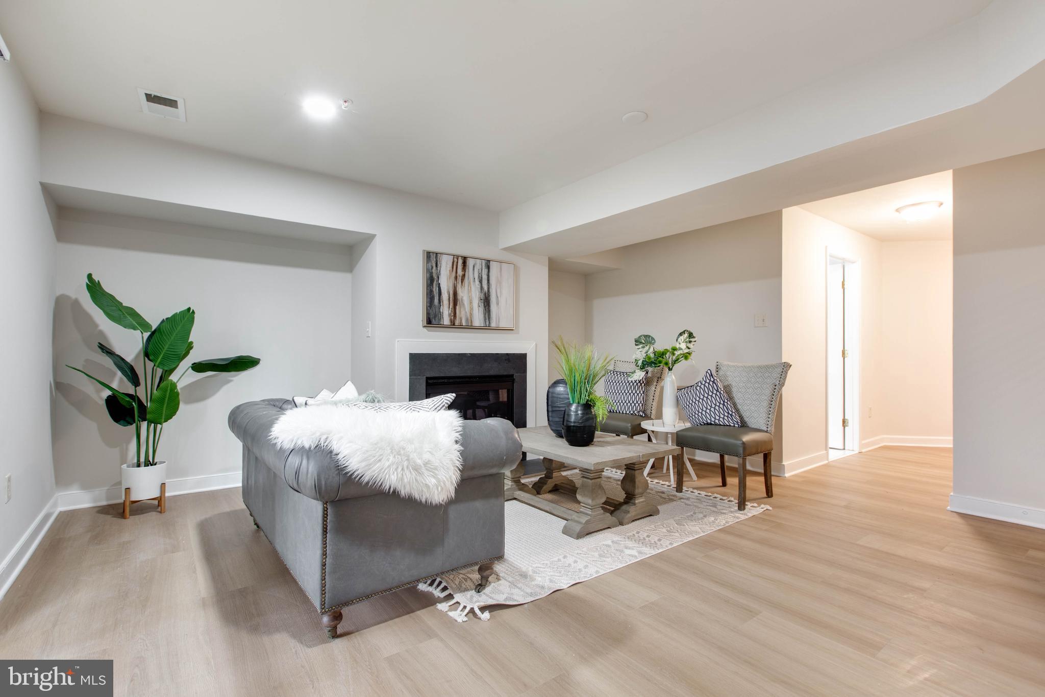 CATONSVILLE MEWS - Residential