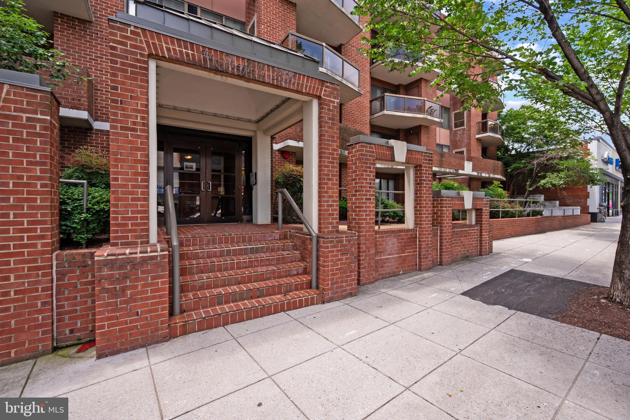 2320 WISCONSIN AVENUE NW 206