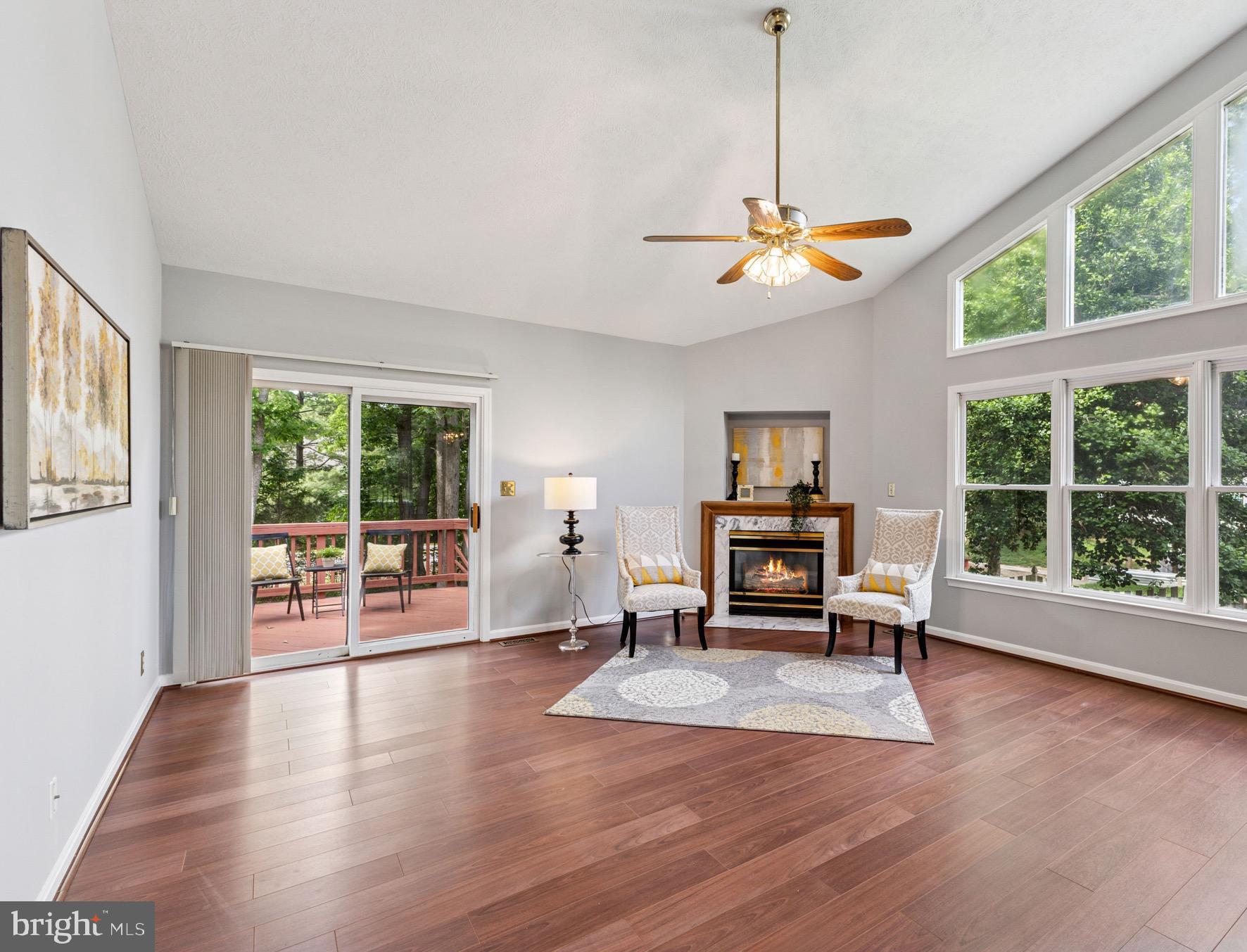 LEE'S HILL - Residential